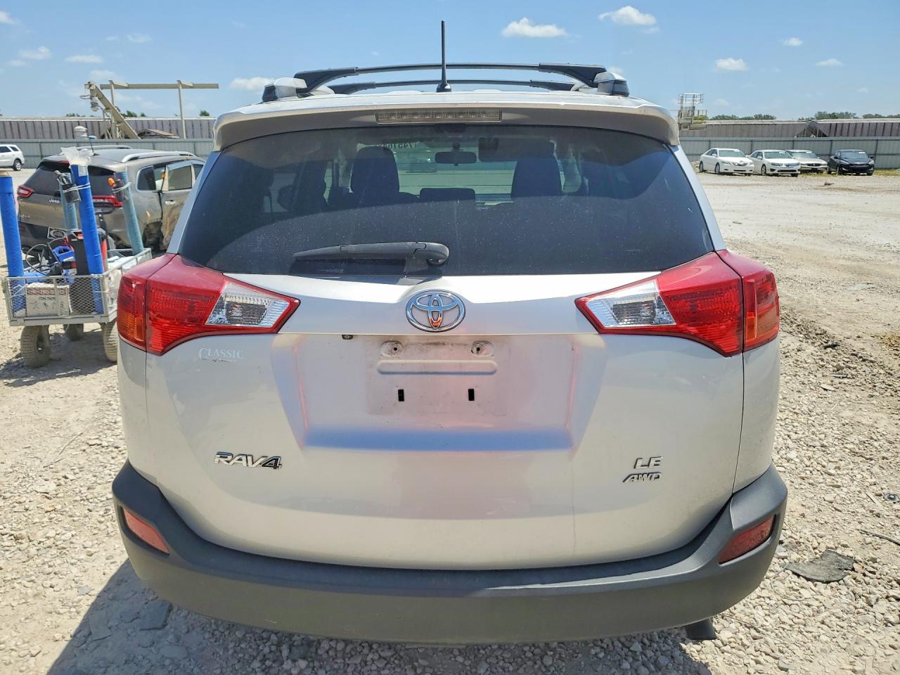 2014 Toyota Rav4 Le Silver vin: JTMBFREV9ED083623