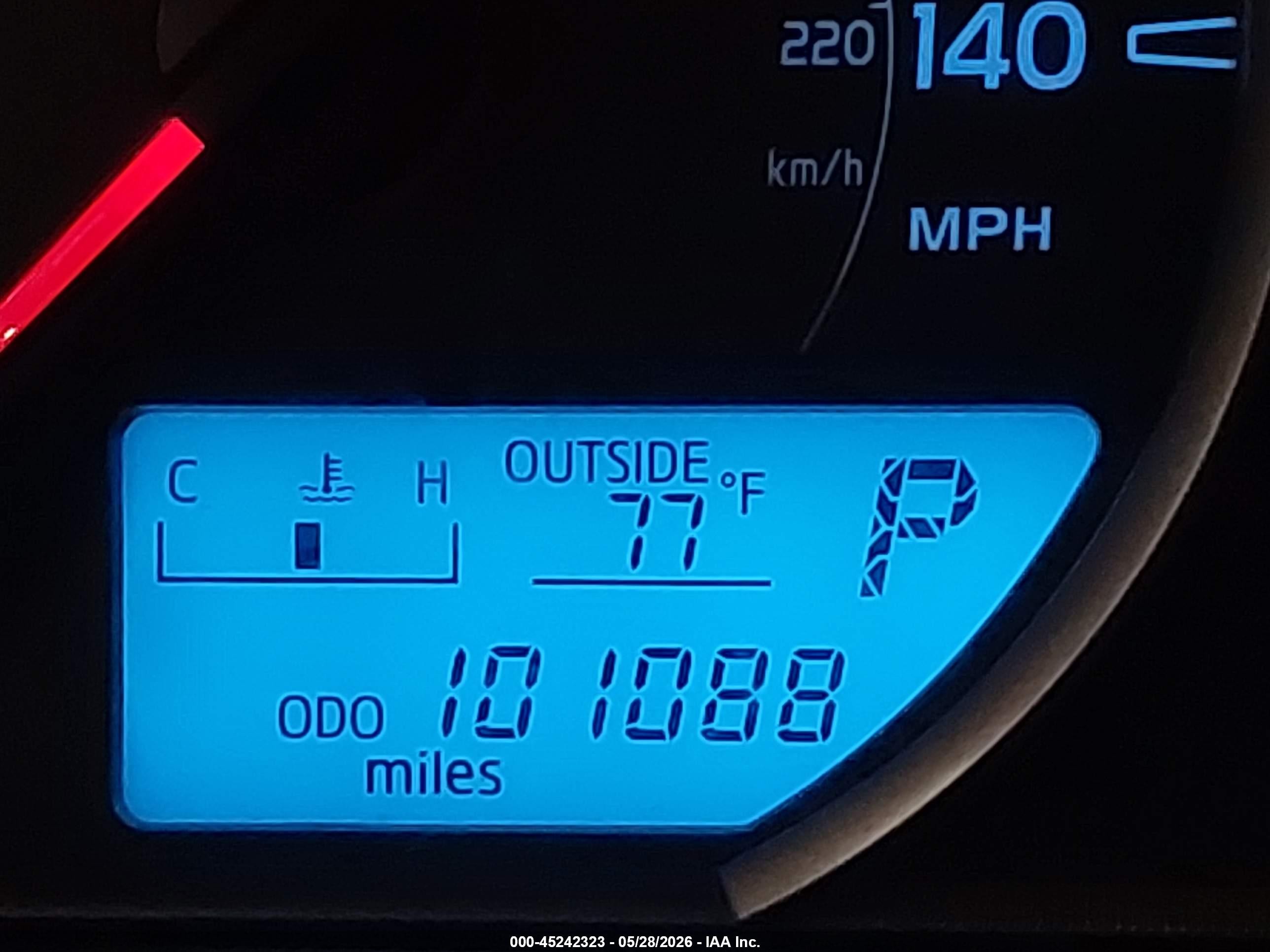 2014 Toyota Rav4 Le White vin: JTMBFREV9ED092547