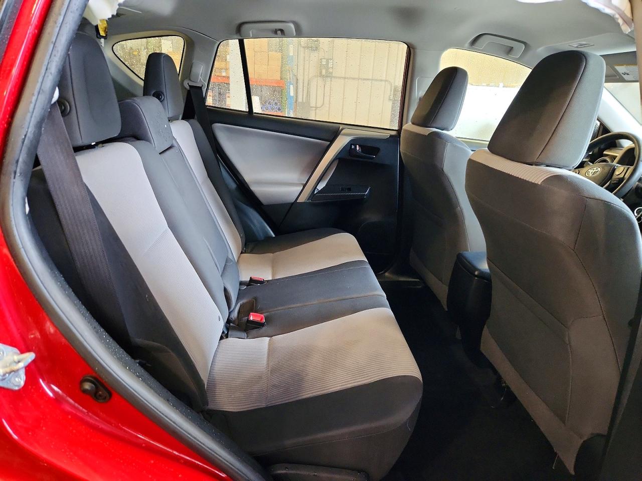 2014 Toyota Rav4 Le Red vin: JTMBFREV9EJ012410