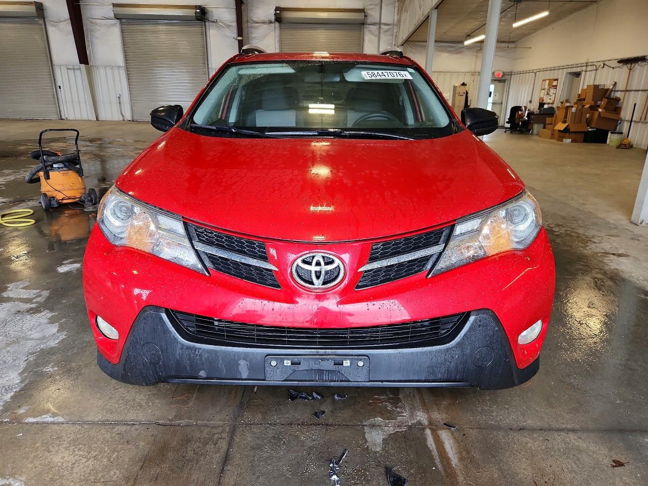 2014 Toyota Rav4 Le Red vin: JTMBFREV9EJ012410