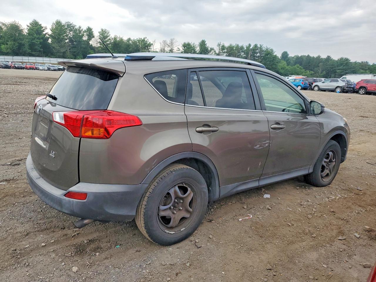 2015 Toyota Rav4 Le Green vin: JTMBFREV9FD151923