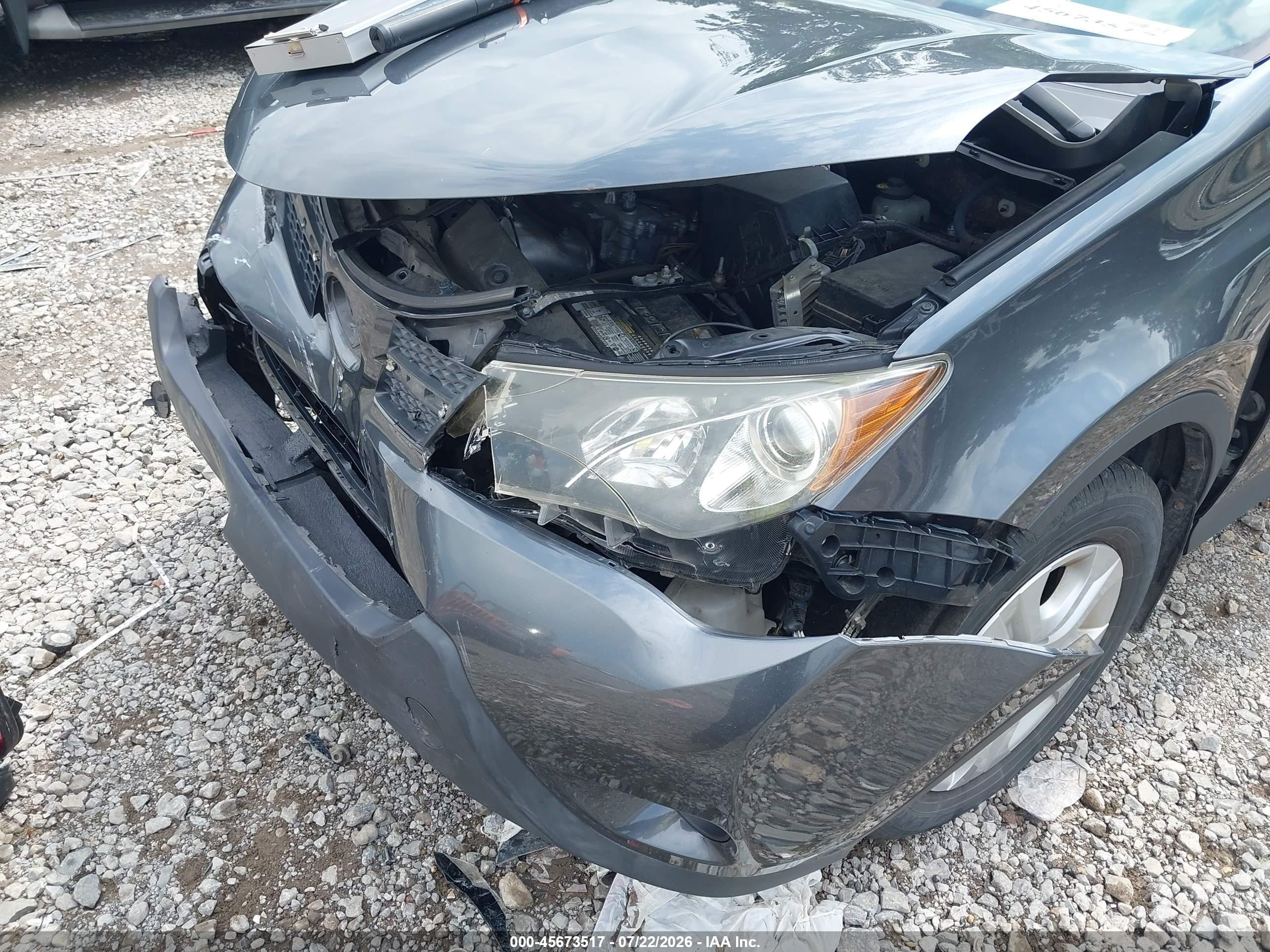 2015 Toyota Rav4 Le Gray vin: JTMBFREV9FD158788