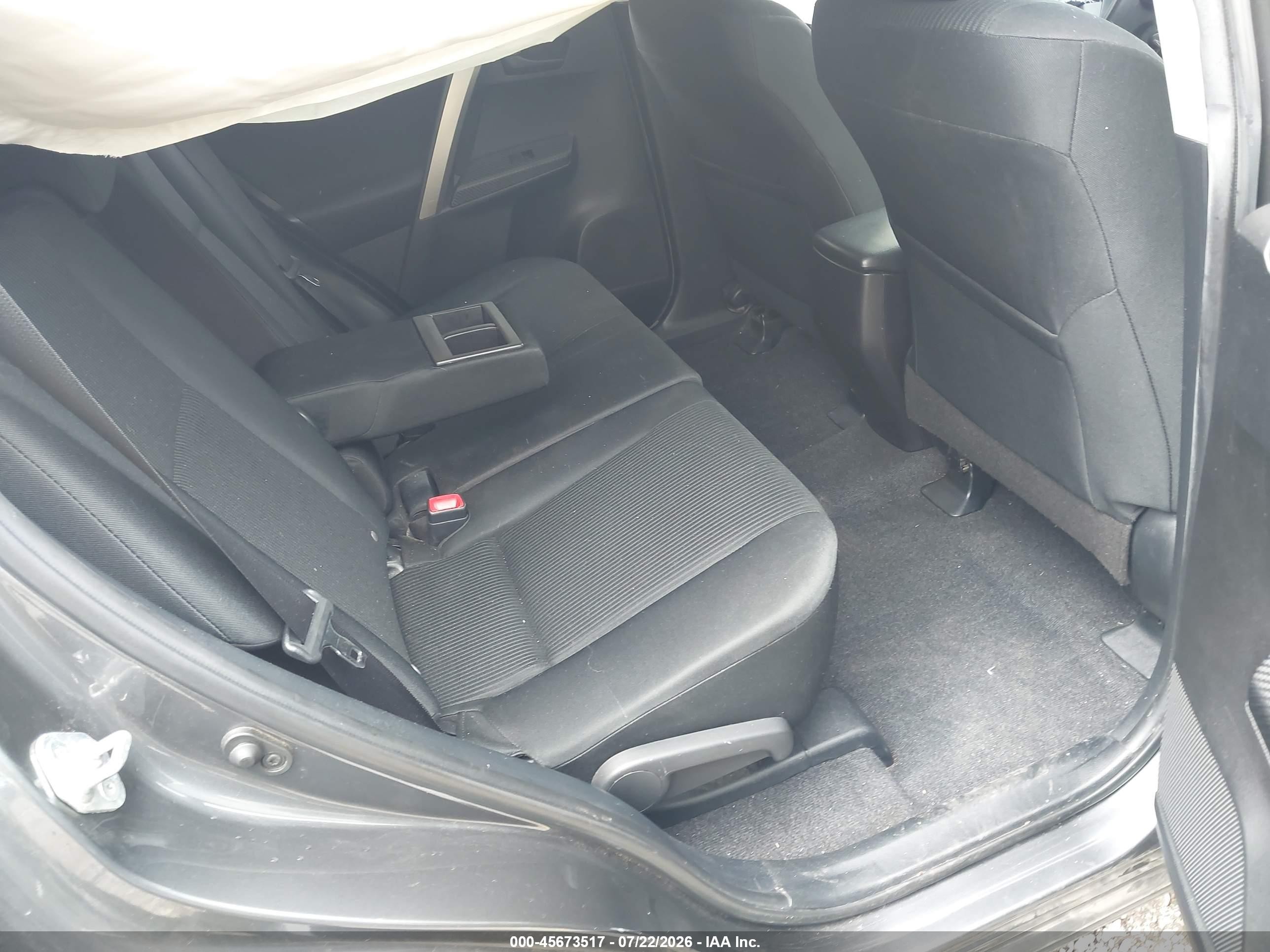 2015 Toyota Rav4 Le Gray vin: JTMBFREV9FD158788