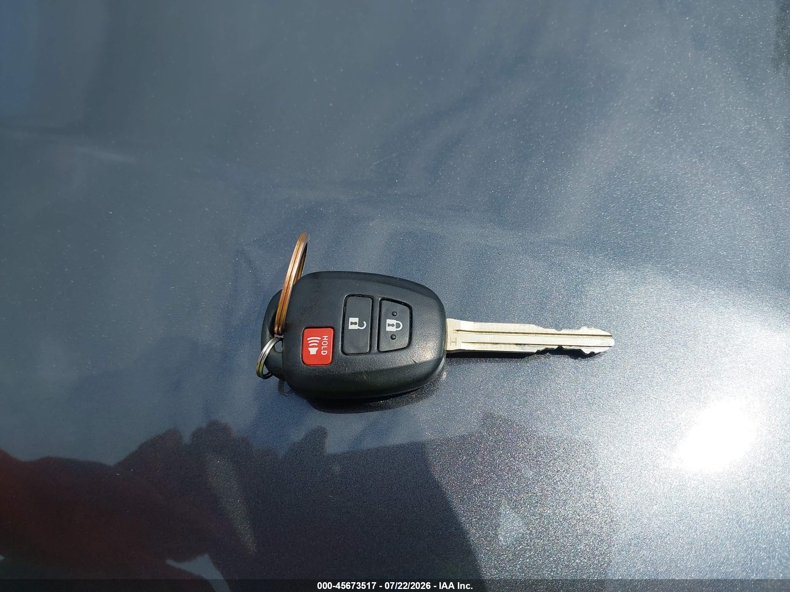 2015 Toyota Rav4 Le Gray vin: JTMBFREV9FD158788