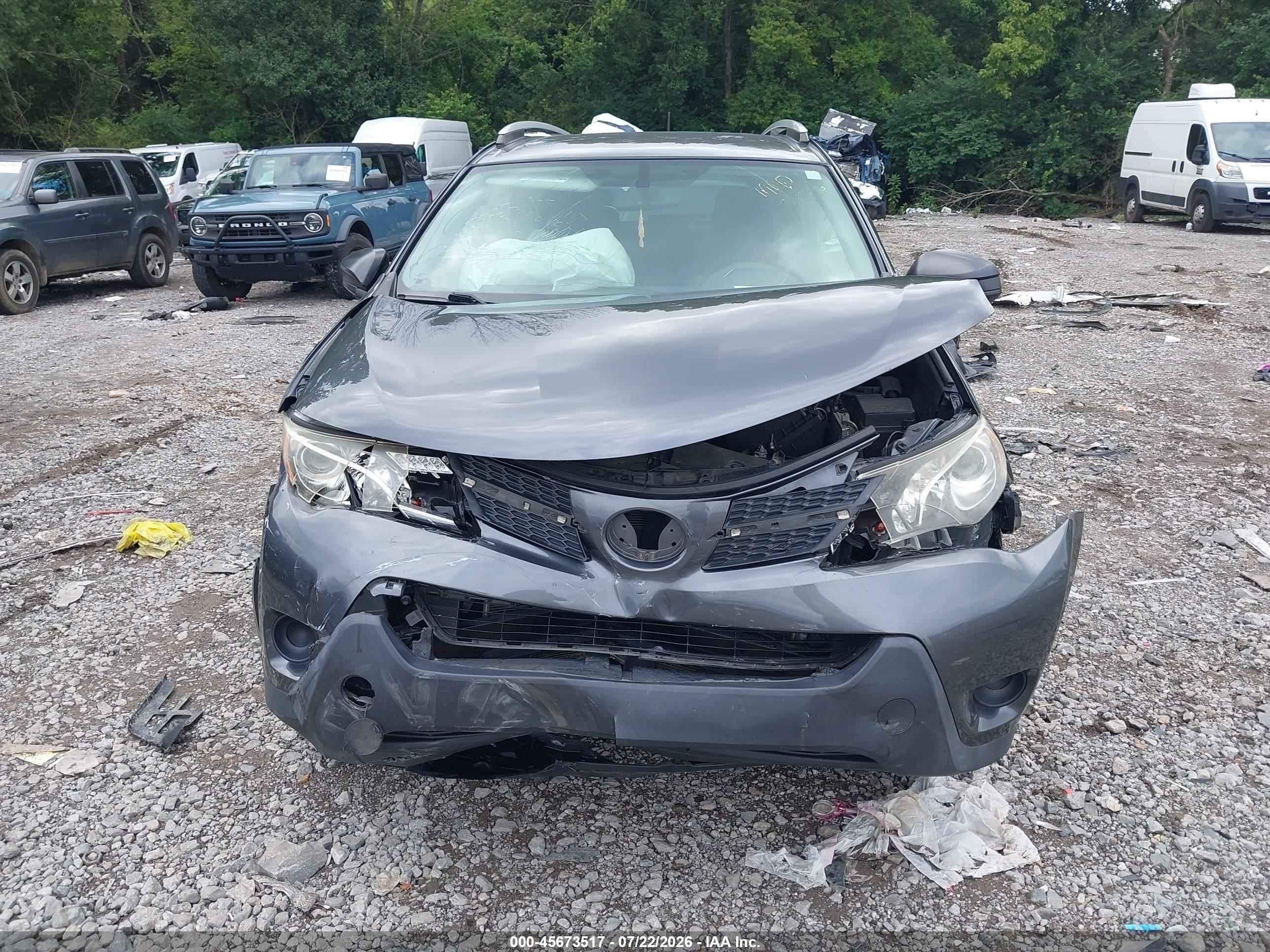 2015 Toyota Rav4 Le Gray vin: JTMBFREV9FD158788