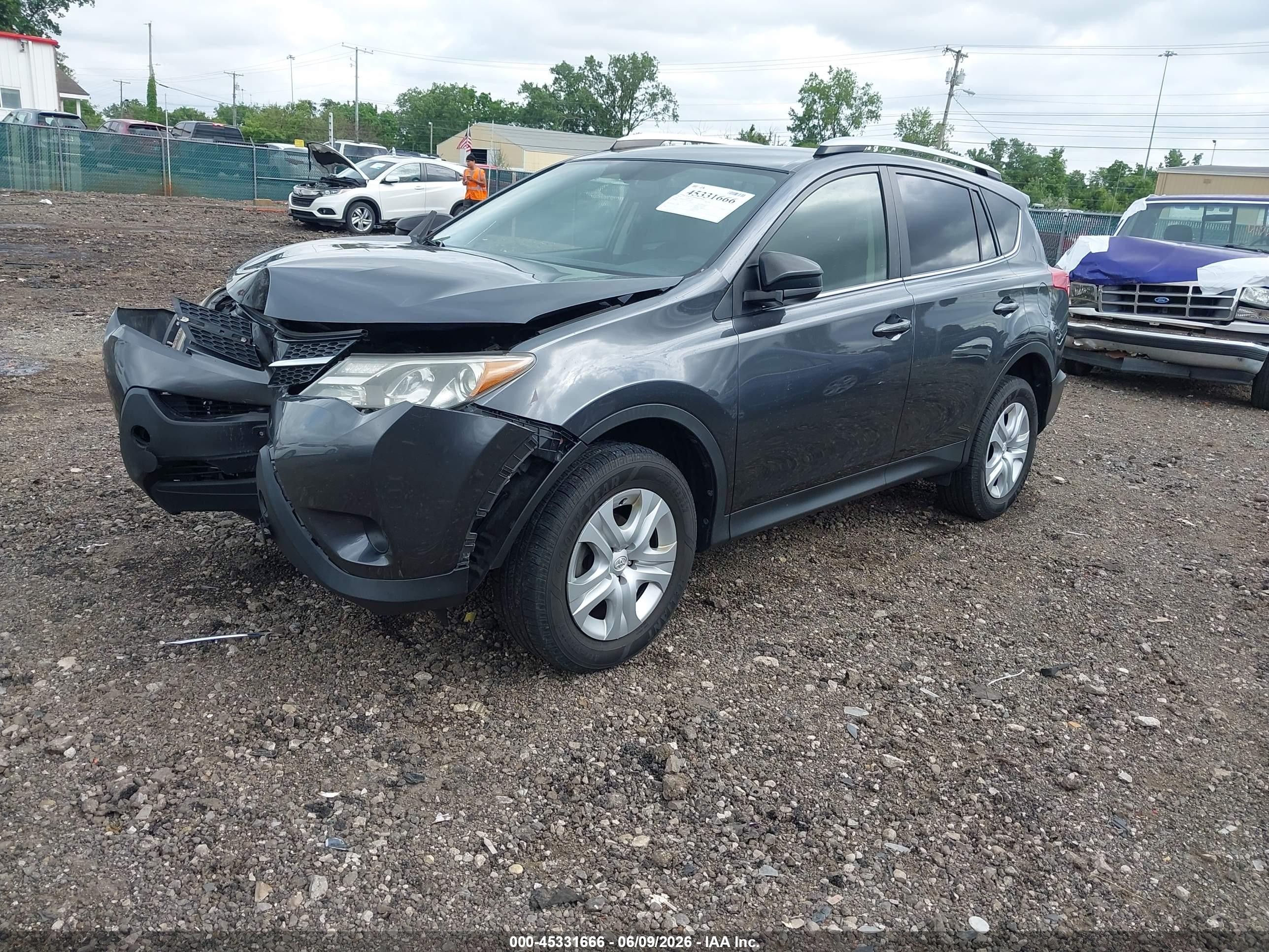 2015 Toyota Rav4 Le Gray vin: JTMBFREV9FD172559