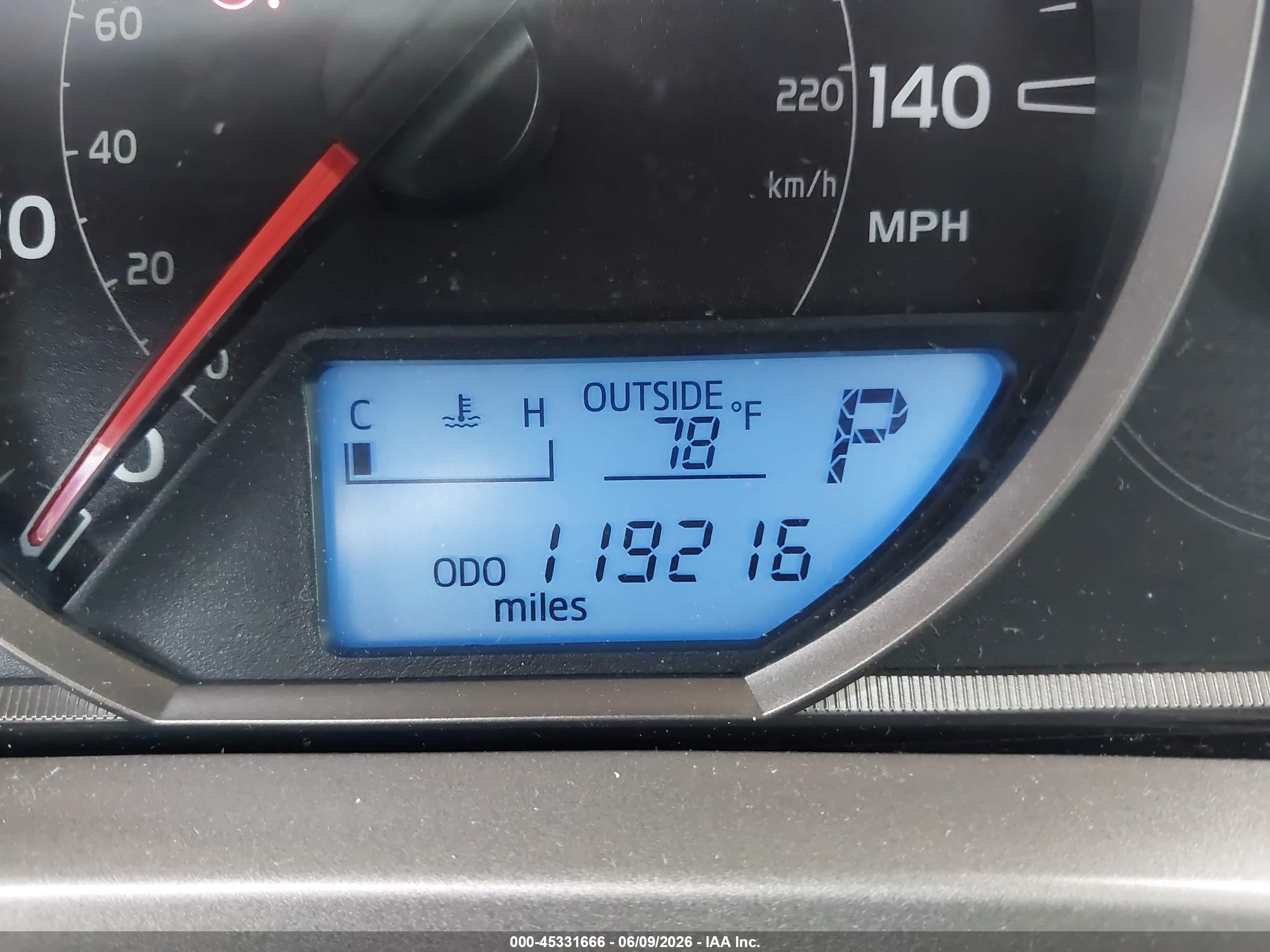 2015 Toyota Rav4 Le Gray vin: JTMBFREV9FD172559