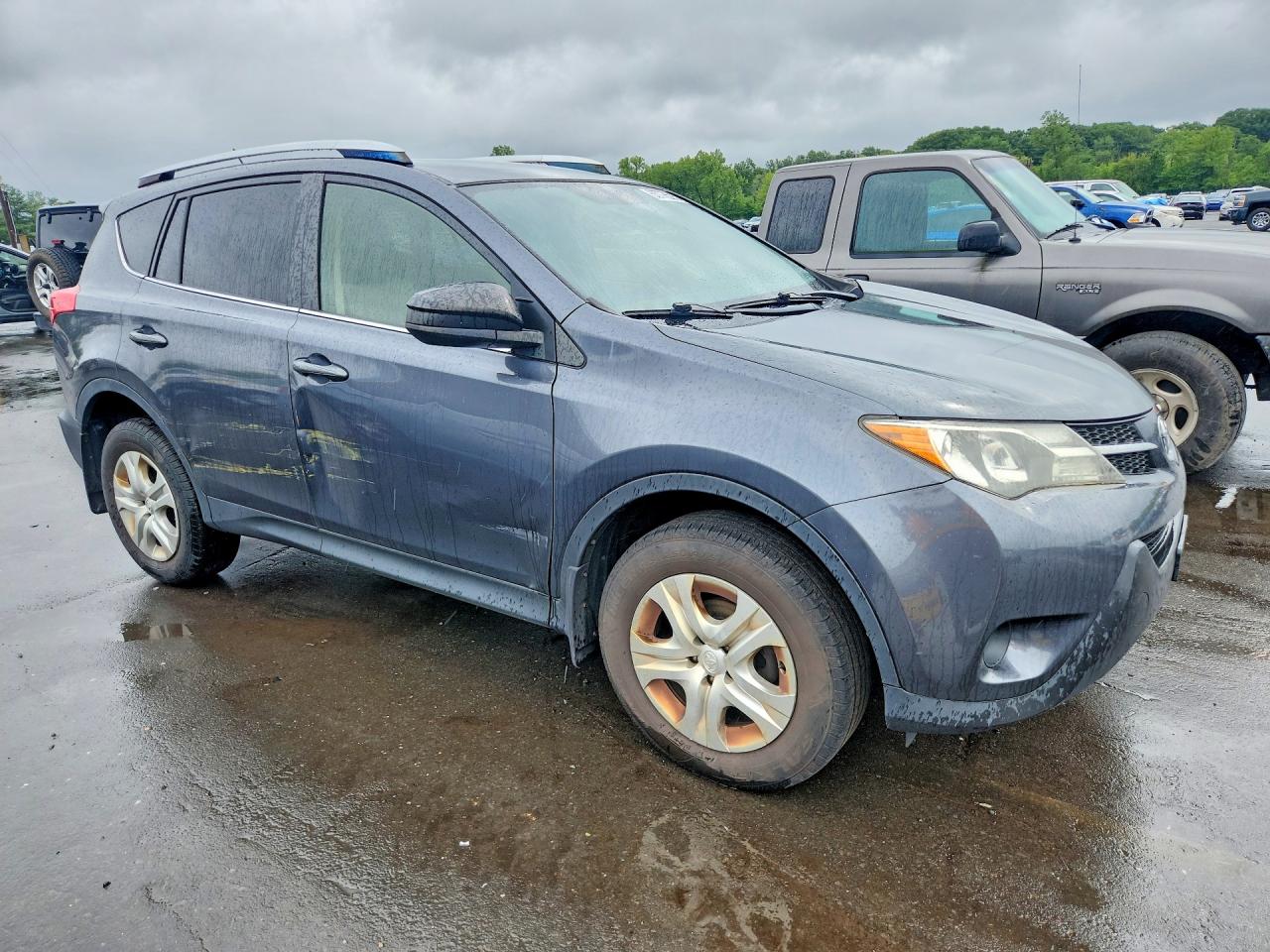 2015 Toyota Rav4 Le Gray vin: JTMBFREV9FD174702