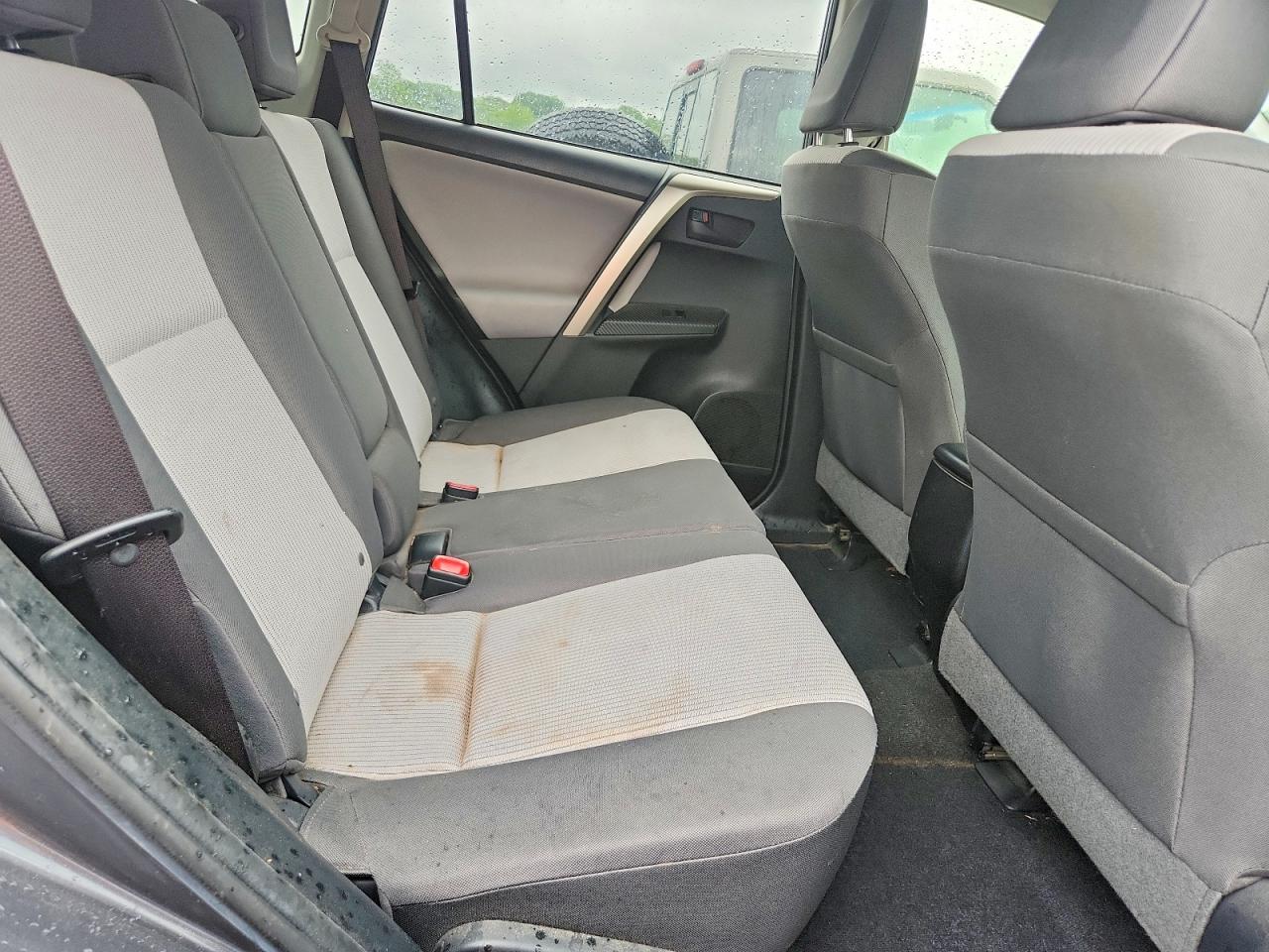 2015 Toyota Rav4 Le Gray vin: JTMBFREV9FD174702