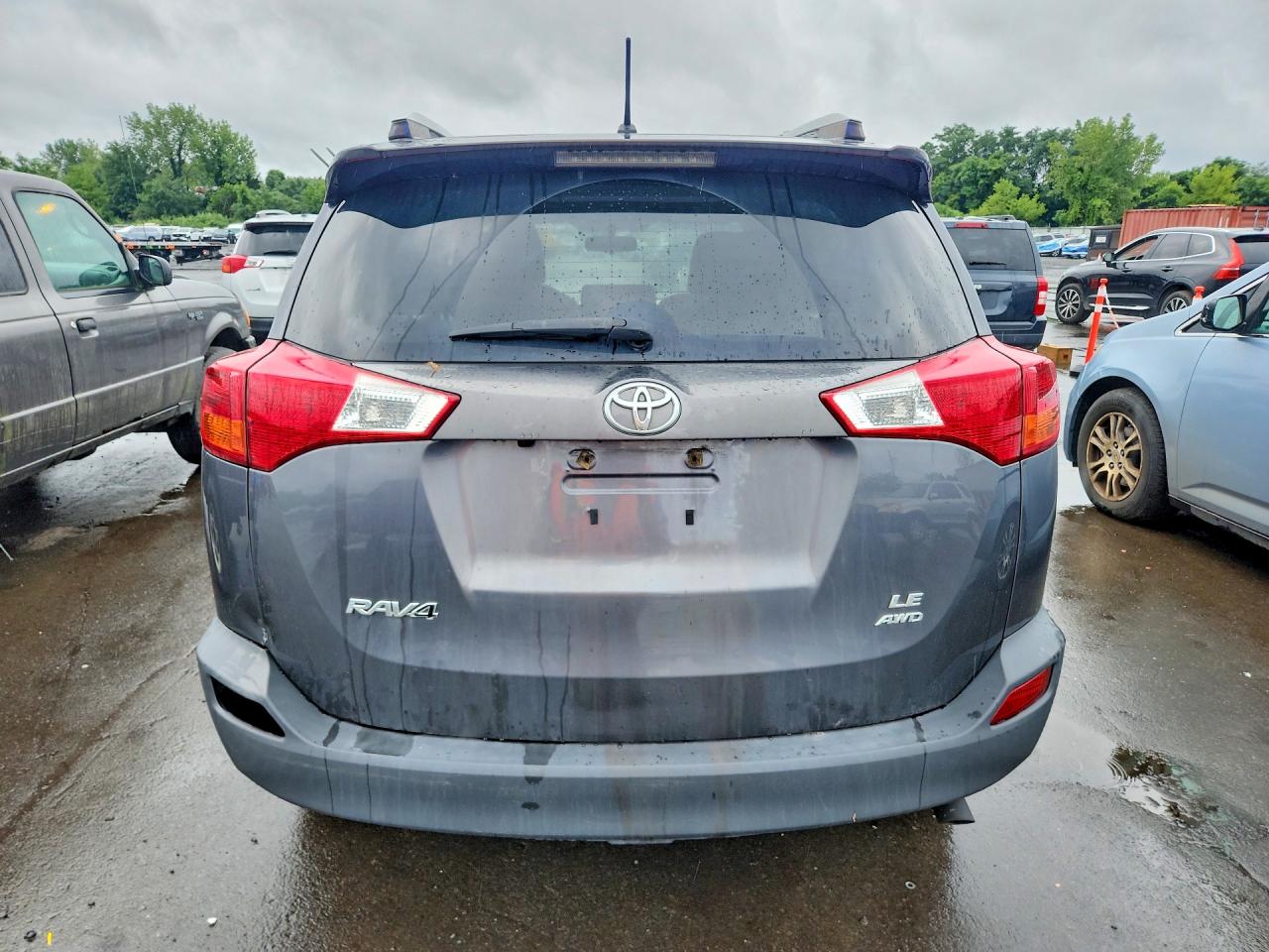2015 Toyota Rav4 Le Gray vin: JTMBFREV9FD174702