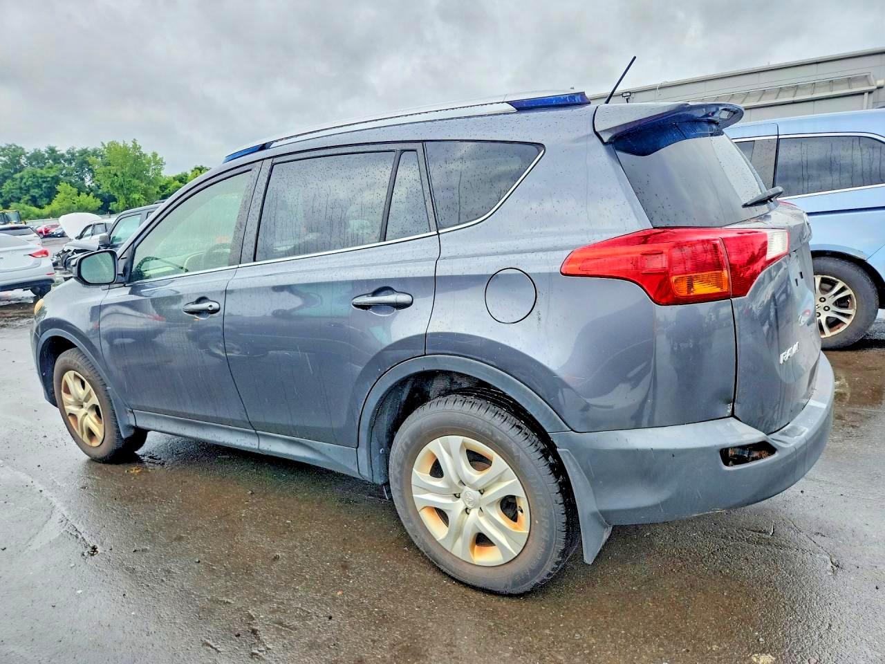 2015 Toyota Rav4 Le Gray vin: JTMBFREV9FD174702