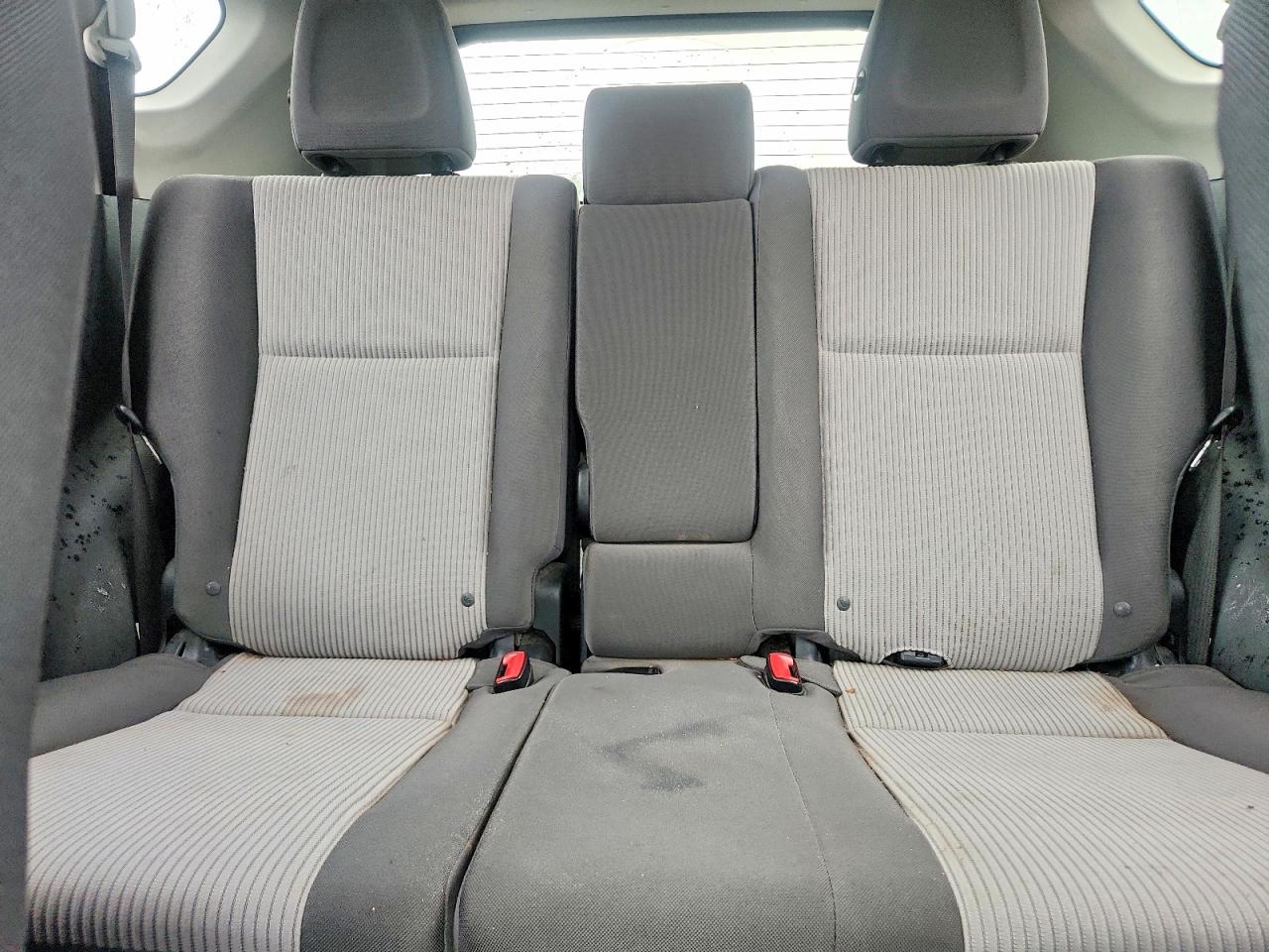 2015 Toyota Rav4 Le Gray vin: JTMBFREV9FD174702