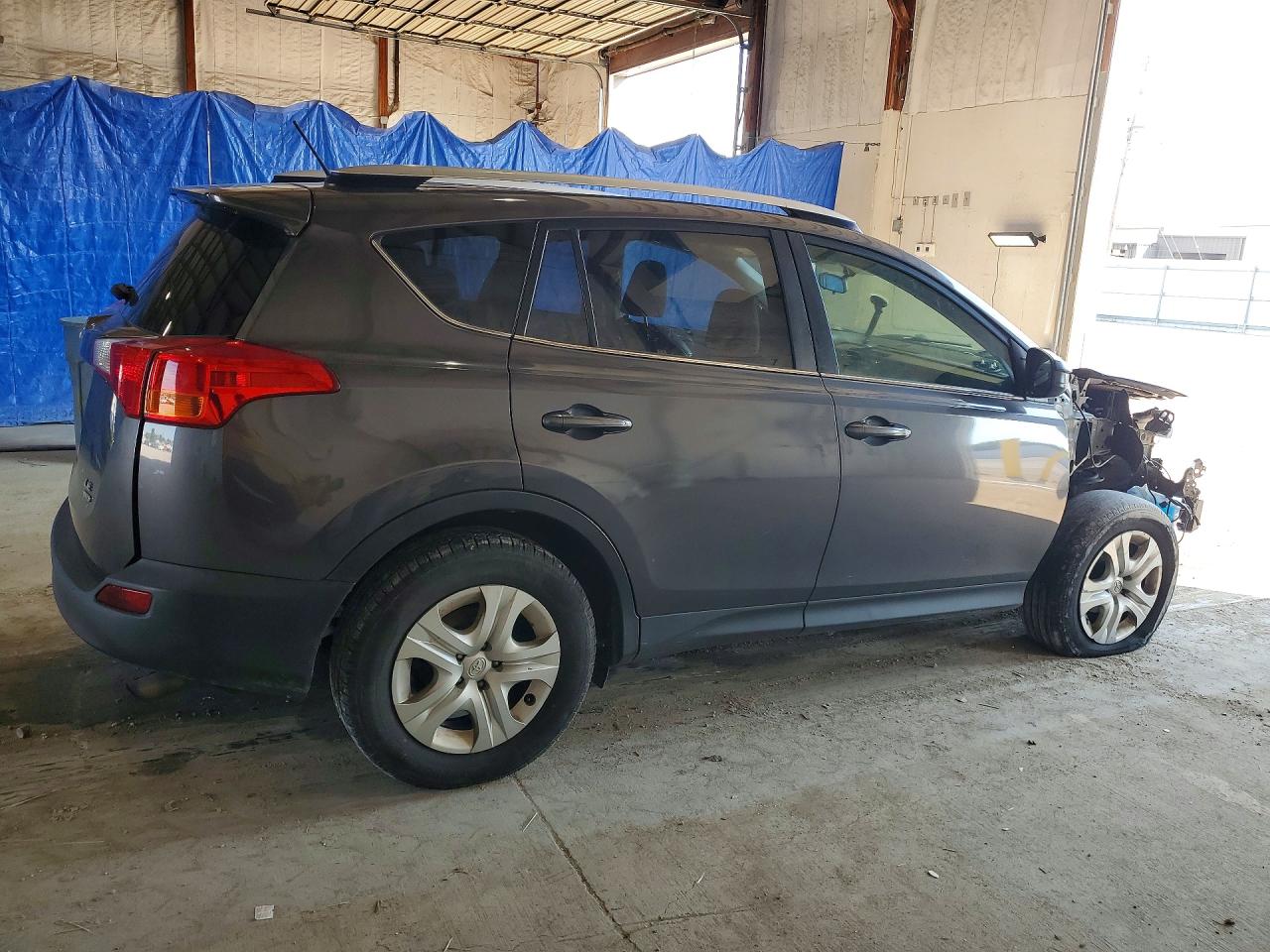 2015 Toyota Rav4 Le Gray vin: JTMBFREV9FJ046171