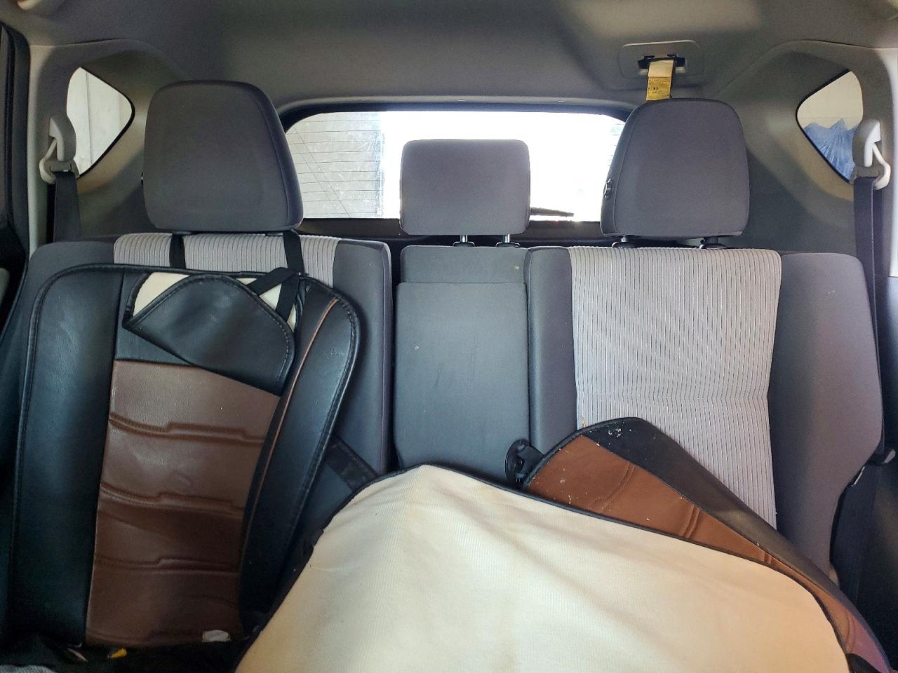 2015 Toyota Rav4 Le Gray vin: JTMBFREV9FJ046171