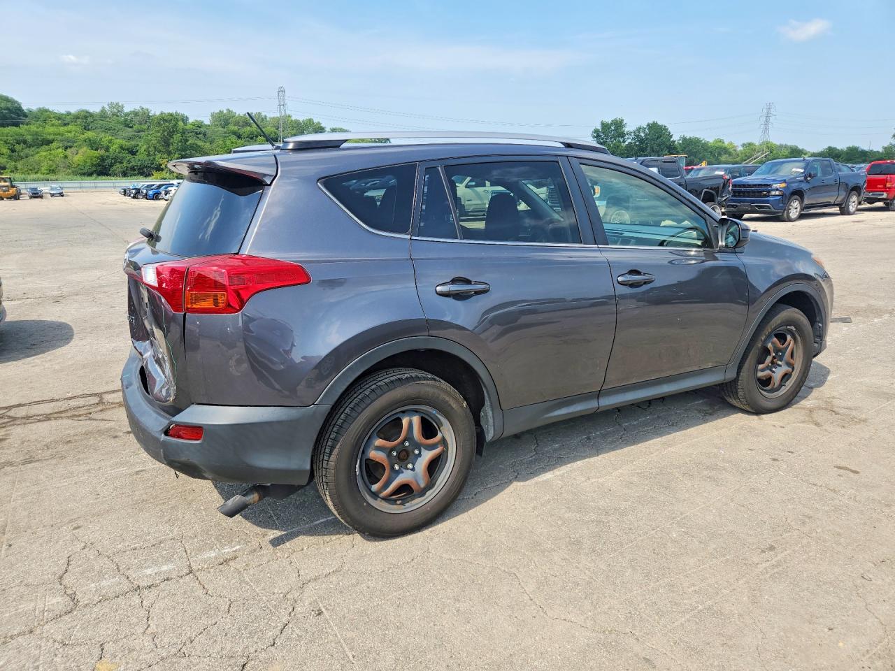 2015 Toyota Rav4 Le Gray vin: JTMBFREV9FJ047644