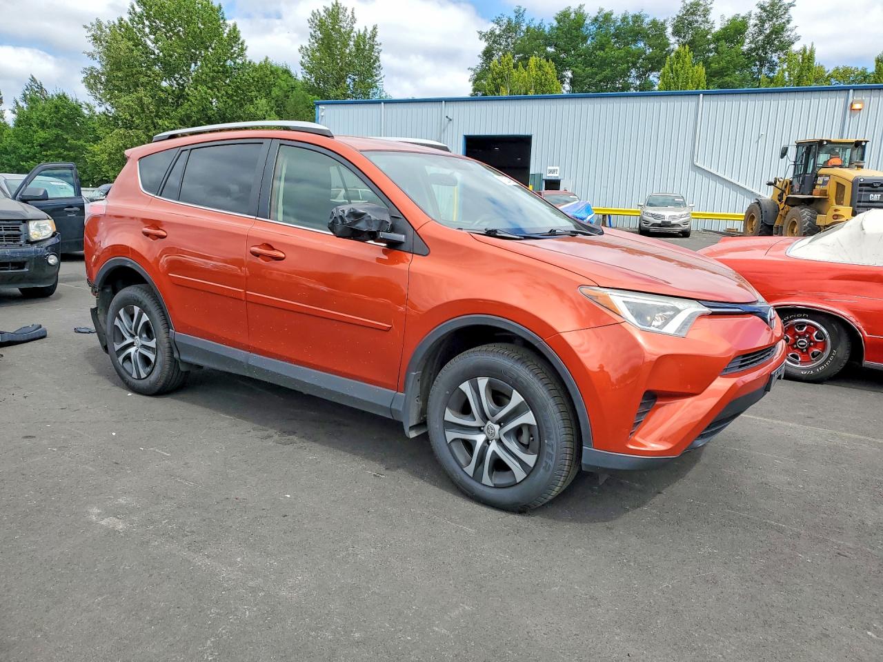 2016 Toyota Rav4 Le Orange vin: JTMBFREV9GJ096585