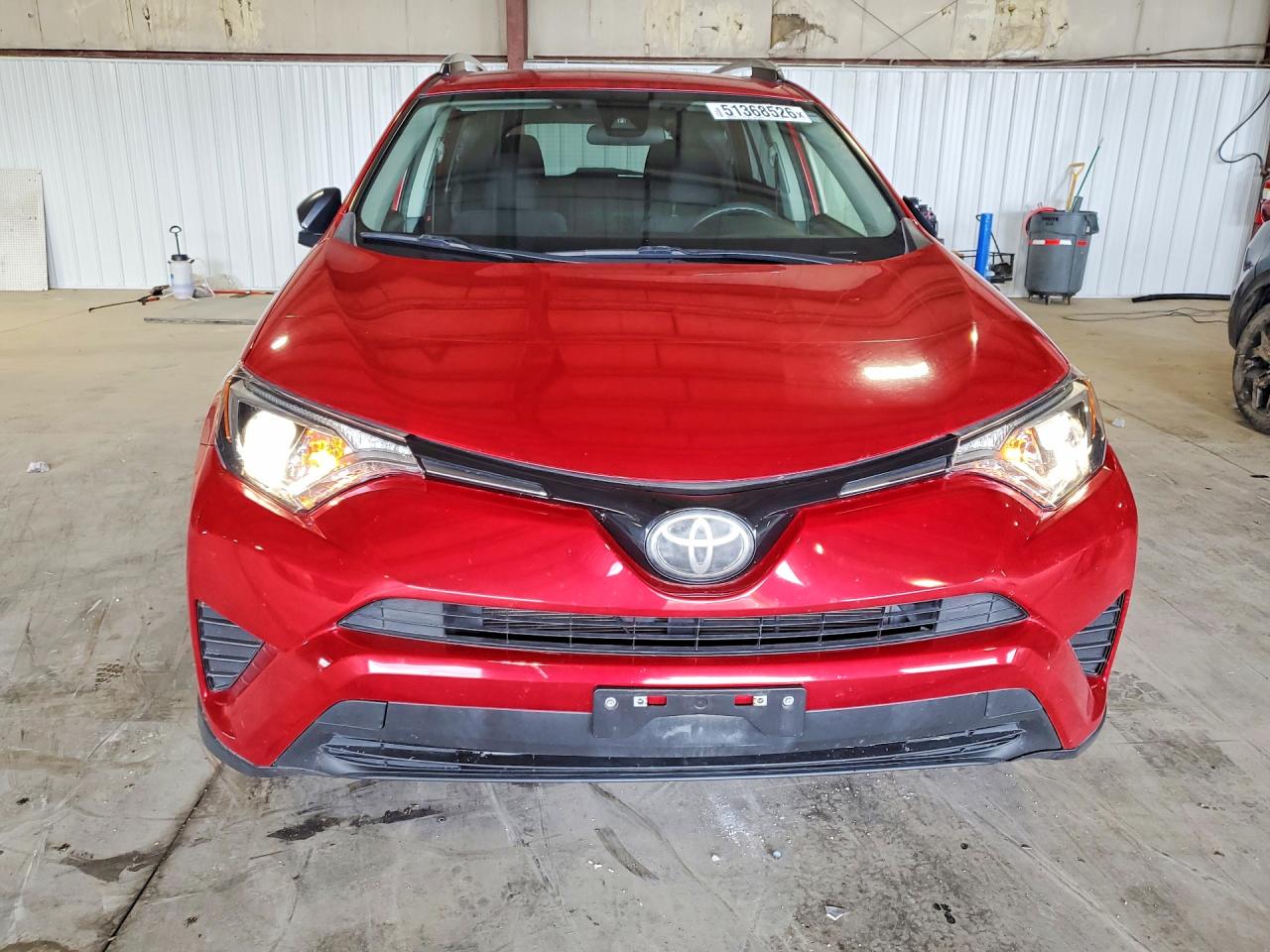 2017 Toyota Rav4 Le Красный vin: JTMBFREV9HJ143390