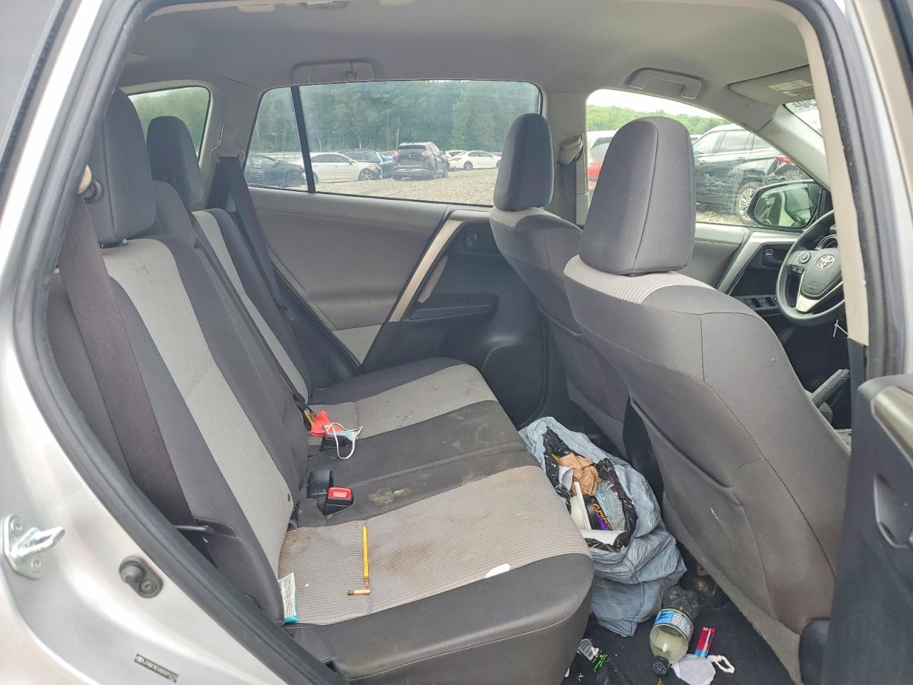 2013 Toyota Rav4 Le Silver vin: JTMBFREVXD5012715