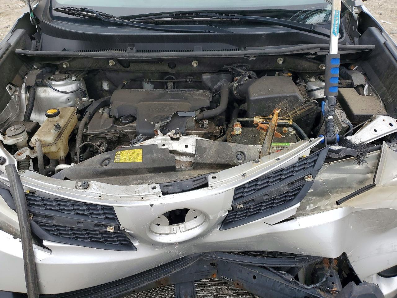 2013 Toyota Rav4 Le Silver vin: JTMBFREVXD5012715