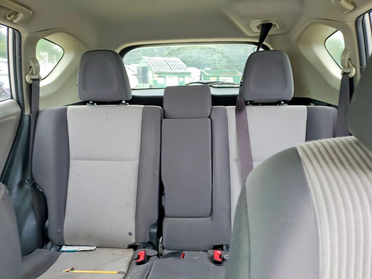 2013 Toyota Rav4 Le Silver vin: JTMBFREVXD5012715