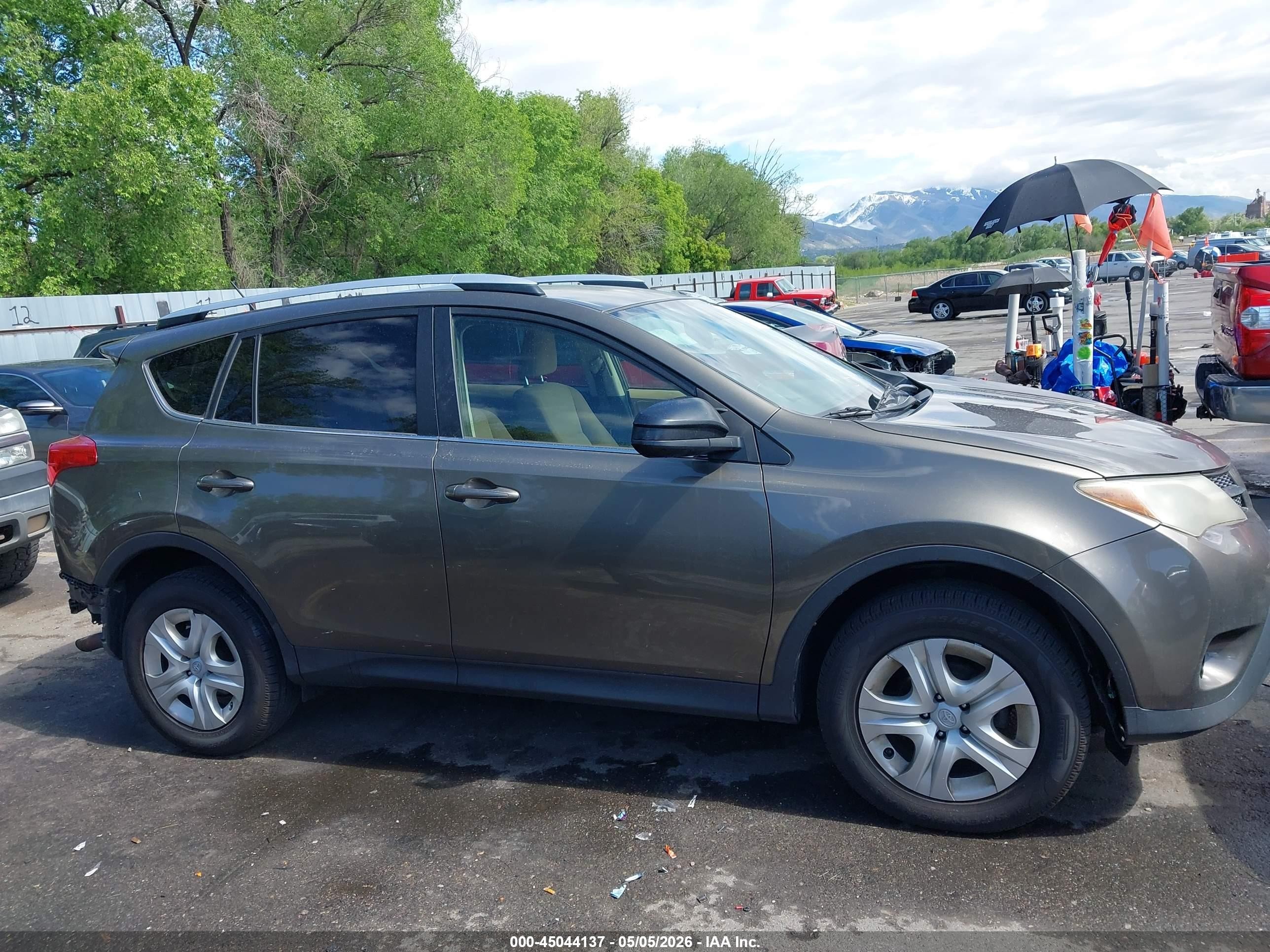 2013 Toyota Rav4 Le Gray vin: JTMBFREVXD5027506