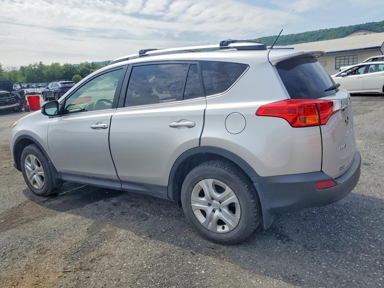 2013 Toyota Rav4 Le Silver vin: JTMBFREVXDD003082