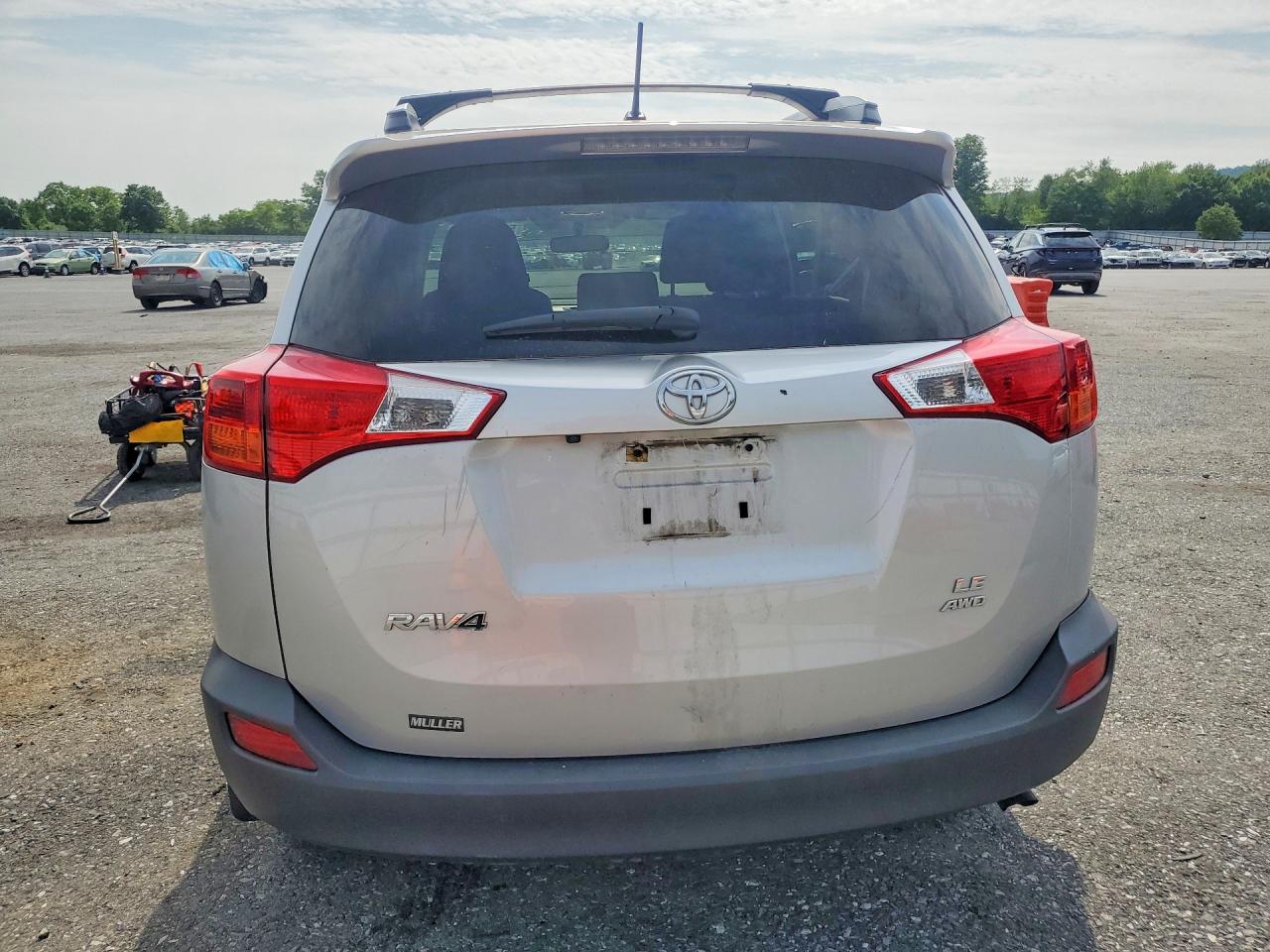 2013 Toyota Rav4 Le Silver vin: JTMBFREVXDD003082