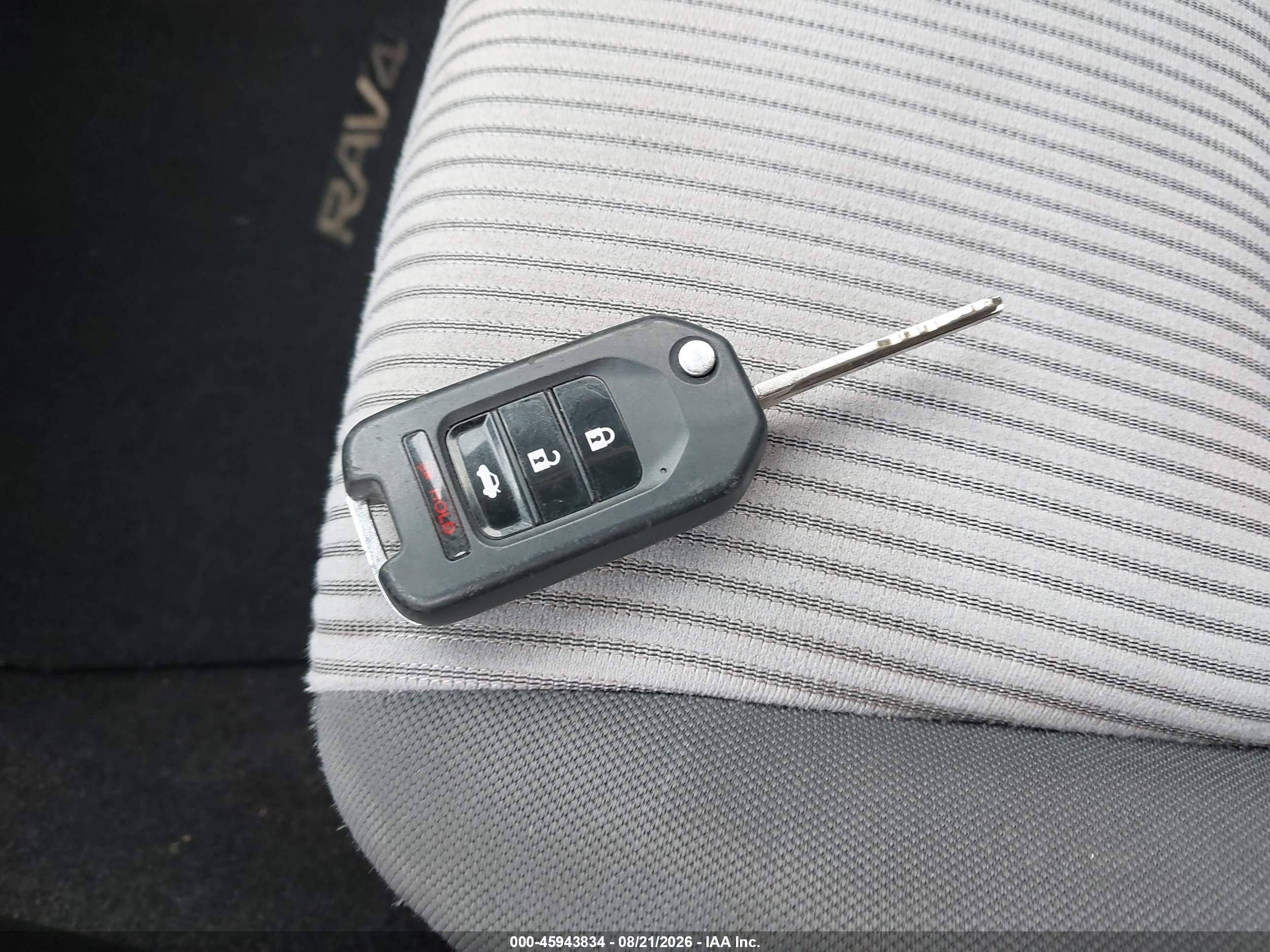 2013 Toyota Rav4 Le Silver vin: JTMBFREVXDD003311