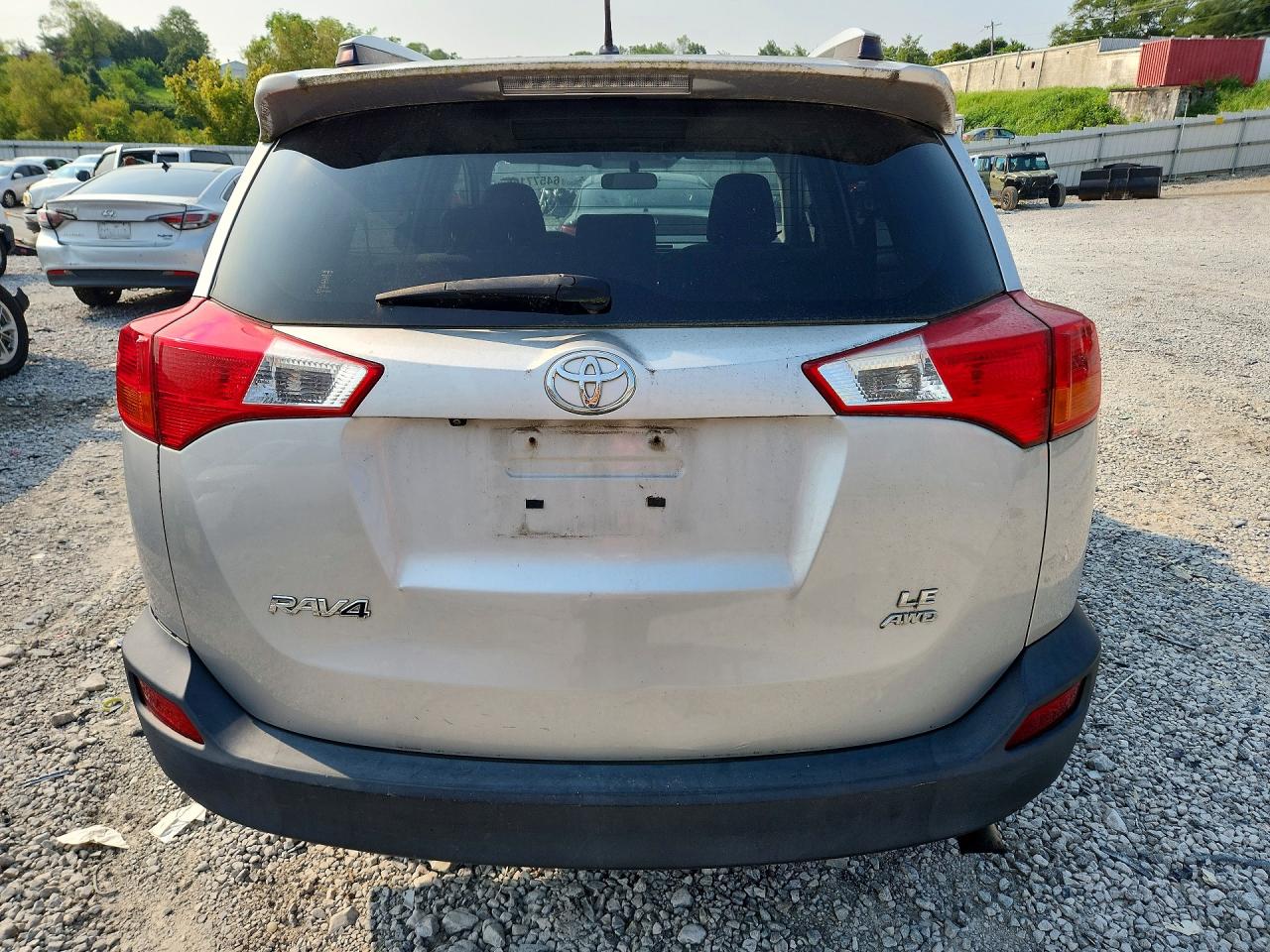 2014 Toyota Rav4 Le Silver vin: JTMBFREVXED049433