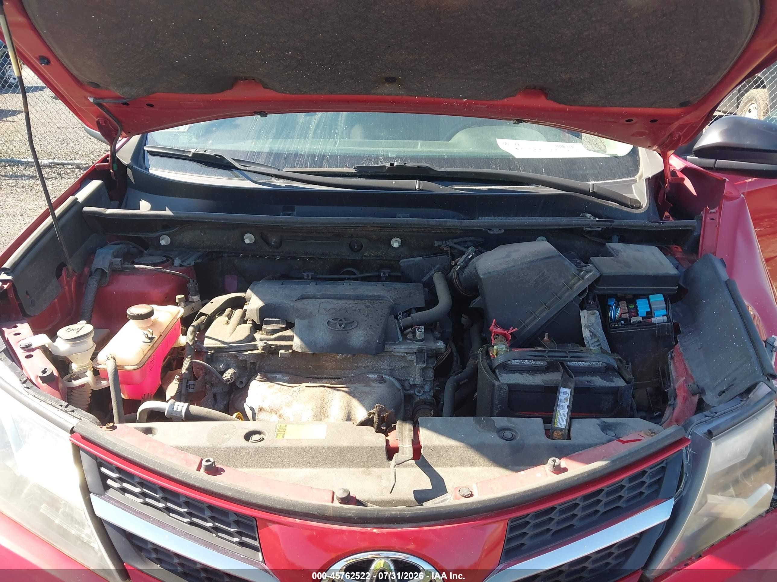 2014 Toyota Rav4 Le Red vin: JTMBFREVXED081170