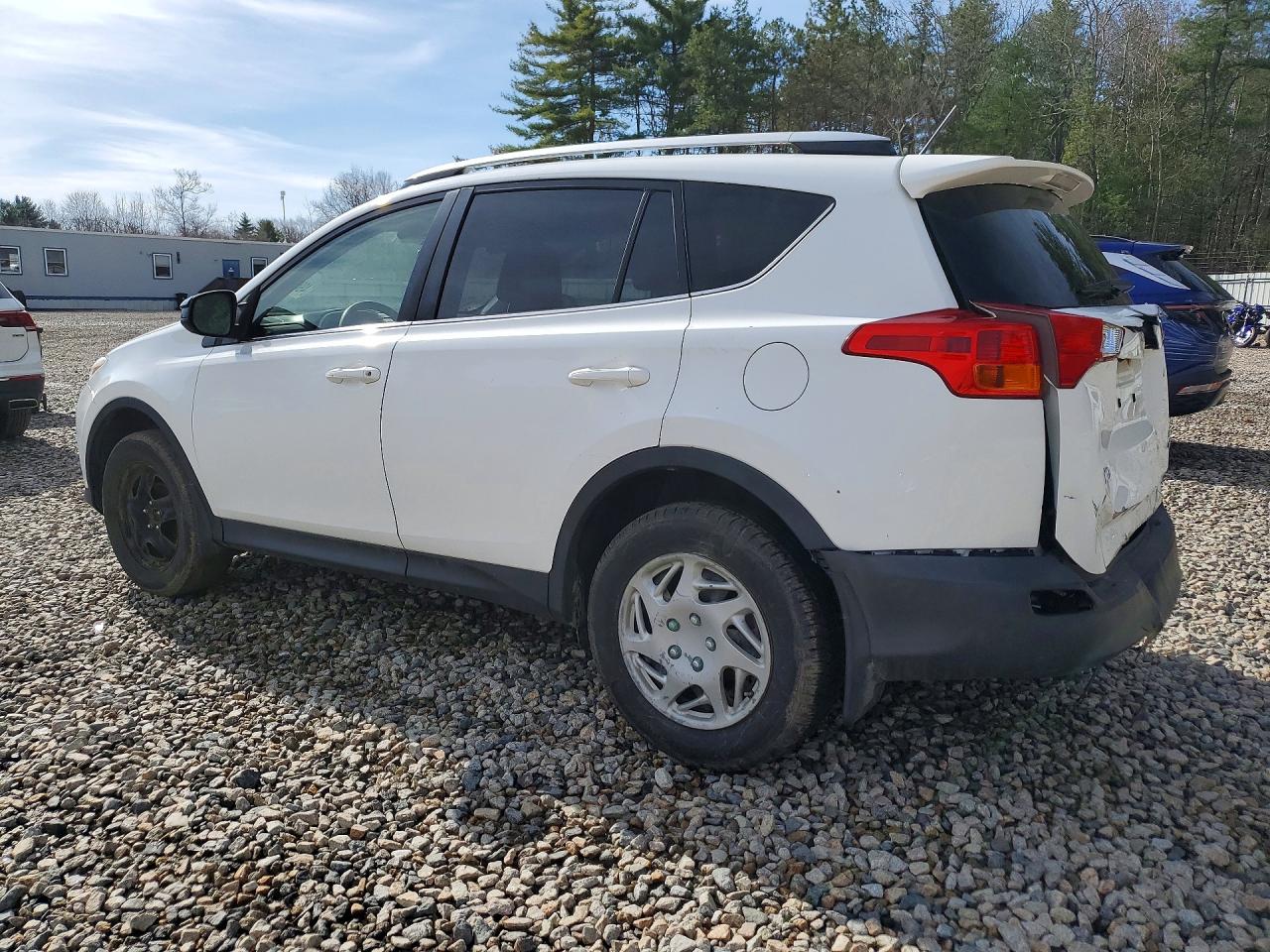 2014 Toyota Rav4 Le White vin: JTMBFREVXEJ002372