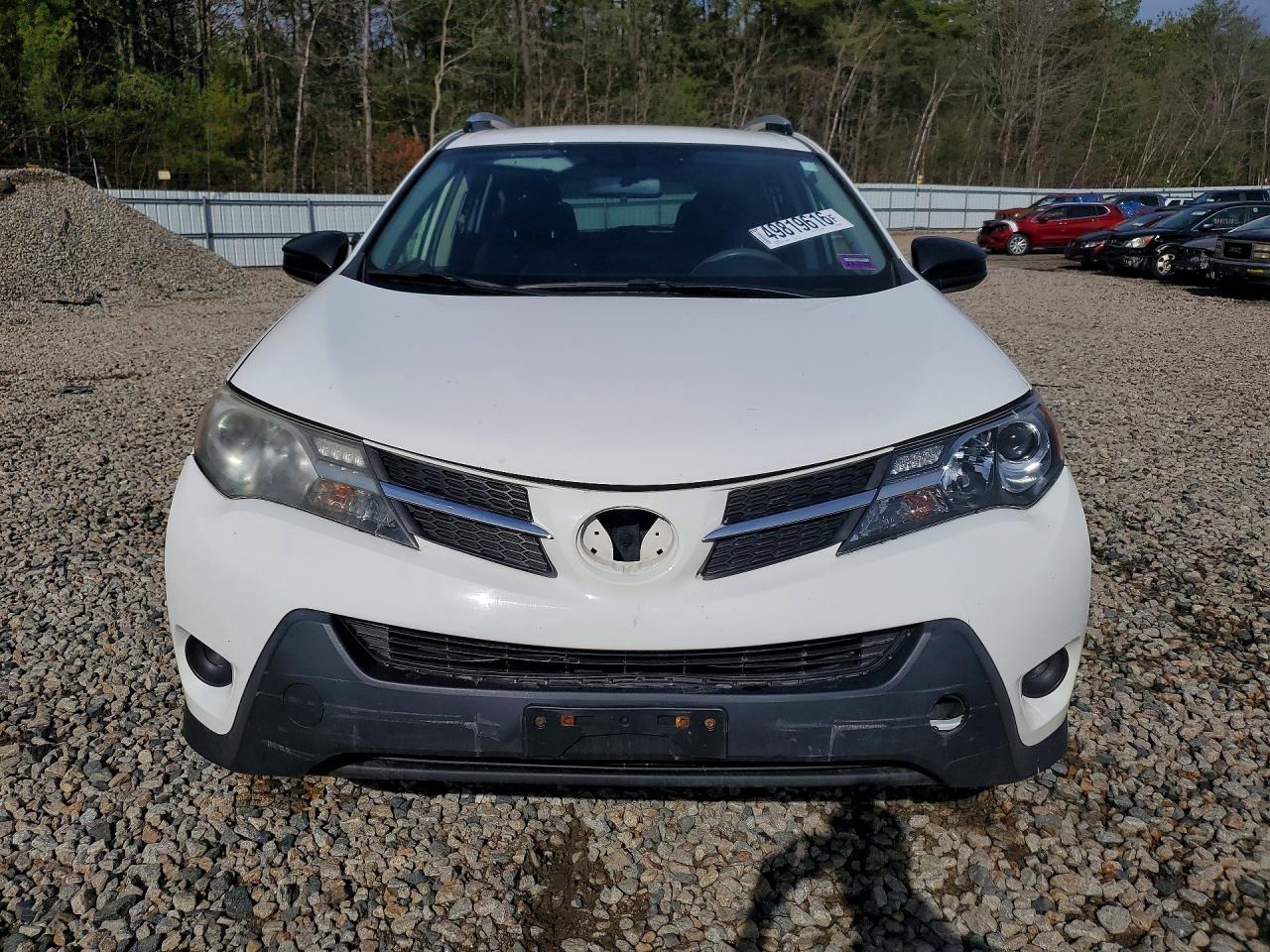 2014 Toyota Rav4 Le White vin: JTMBFREVXEJ002372