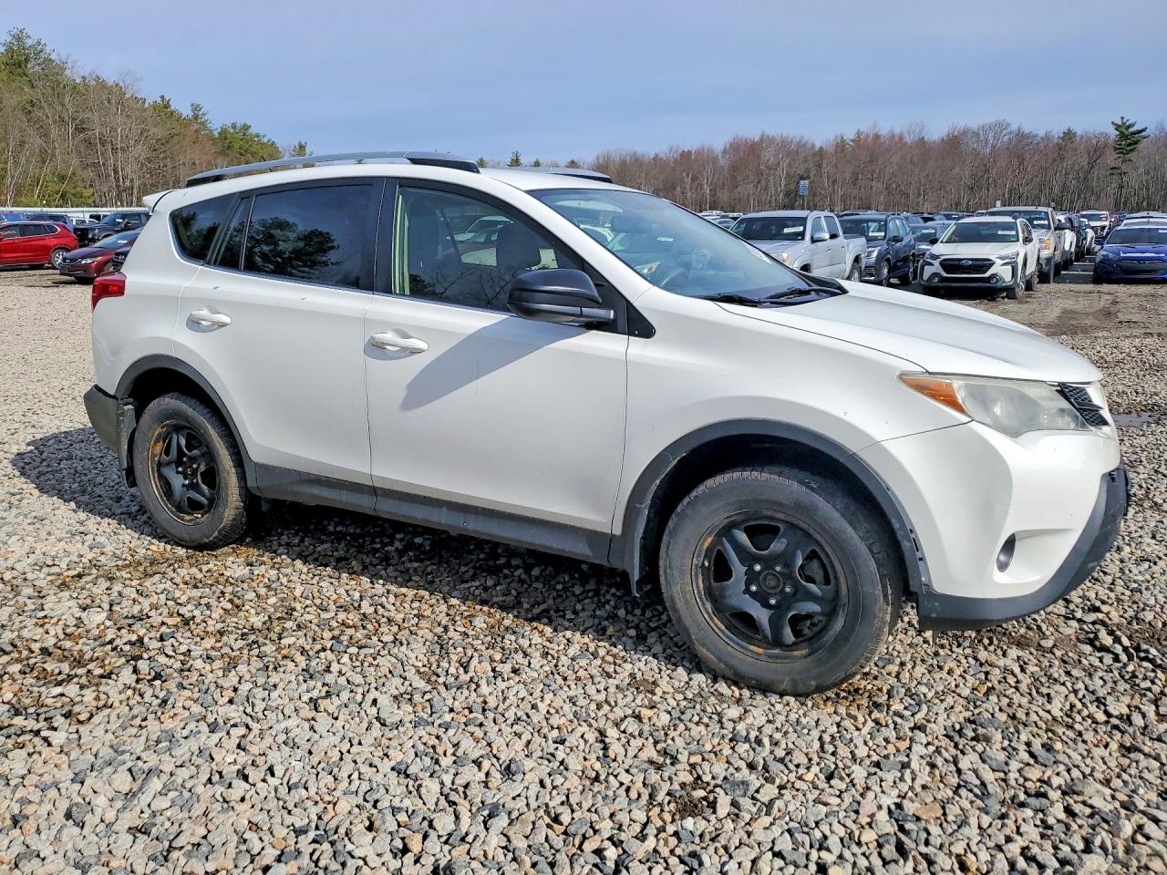 2014 Toyota Rav4 Le White vin: JTMBFREVXEJ002372