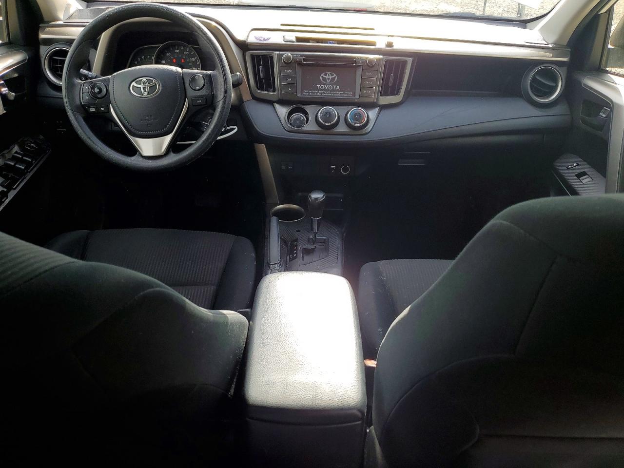 2014 Toyota Rav4 Le White vin: JTMBFREVXEJ002372