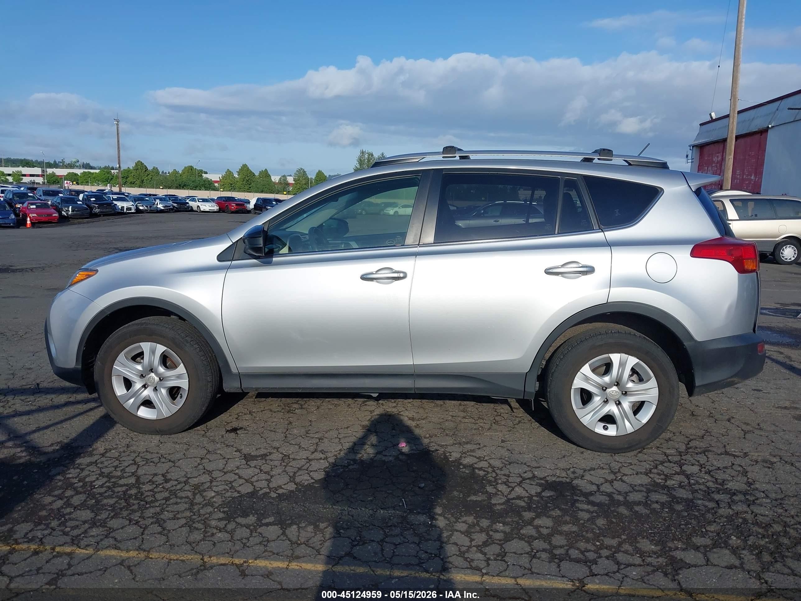 2014 Toyota Rav4 Le Silver vin: JTMBFREVXEJ012254