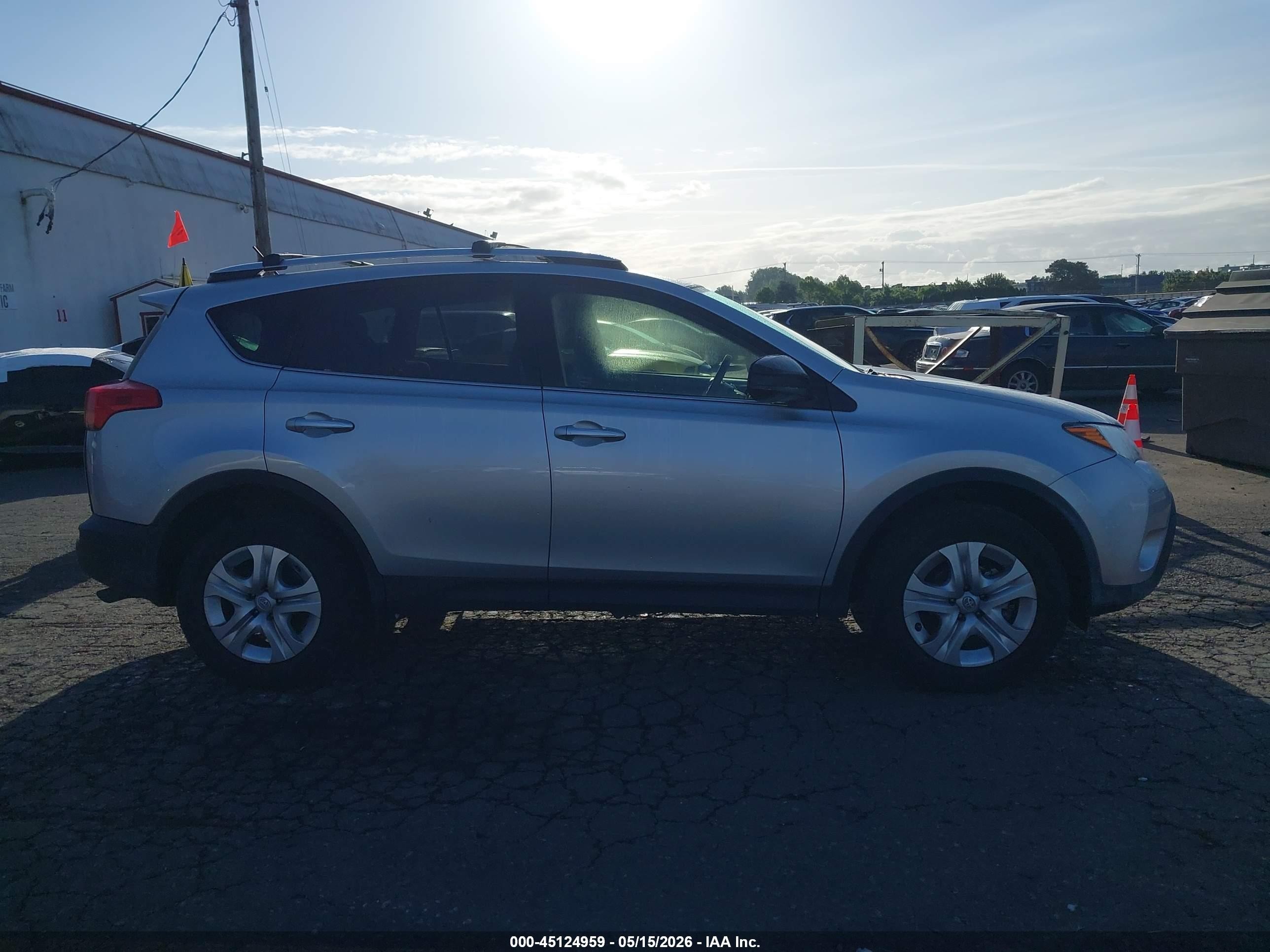 2014 Toyota Rav4 Le Silver vin: JTMBFREVXEJ012254