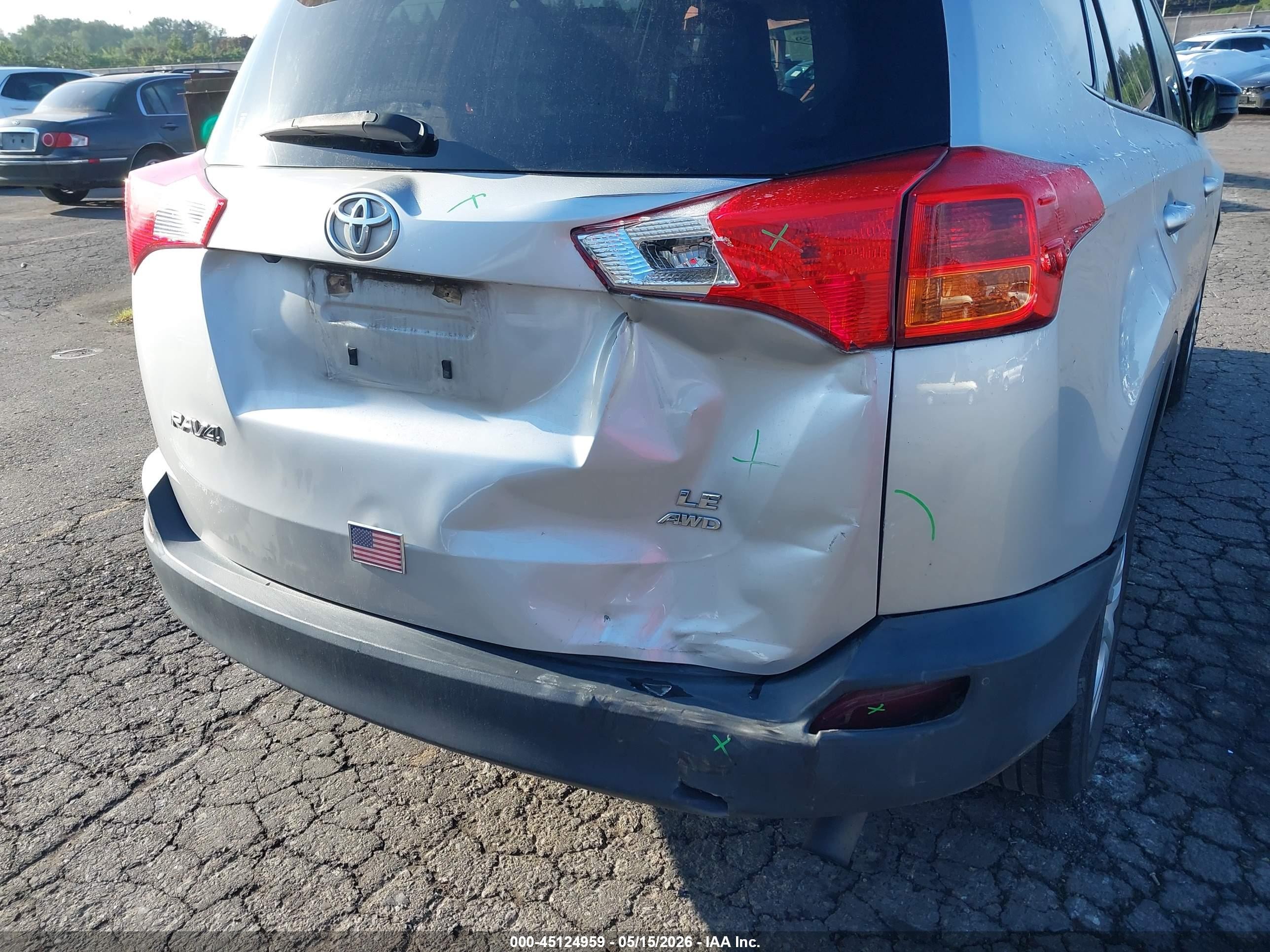 2014 Toyota Rav4 Le Silver vin: JTMBFREVXEJ012254