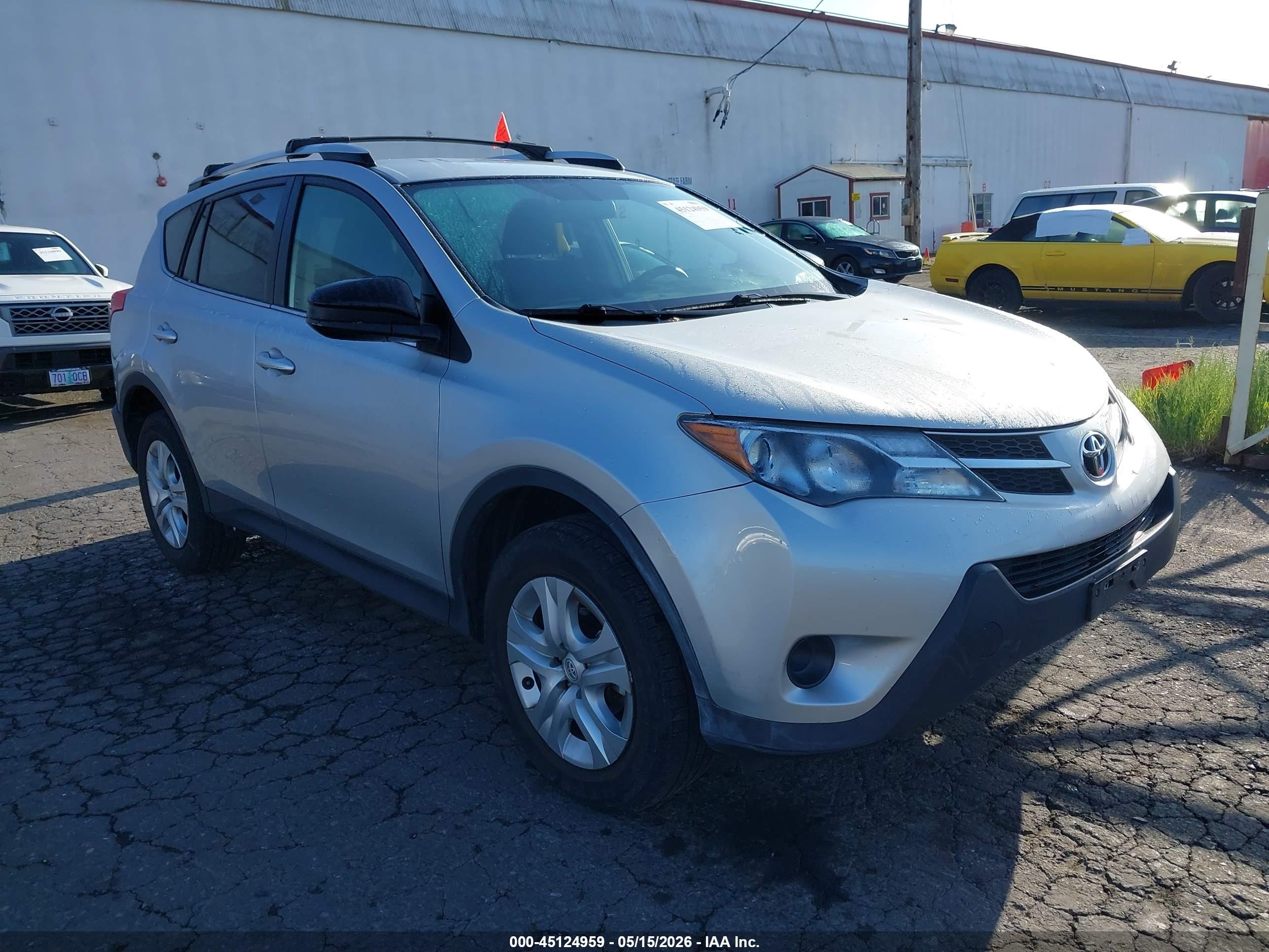 2014 Toyota Rav4 Le Silver vin: JTMBFREVXEJ012254