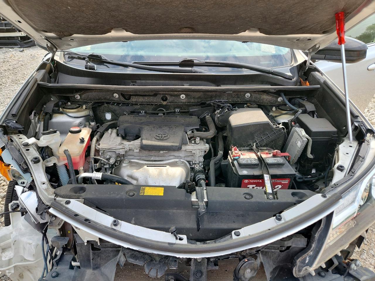 2015 Toyota Rav4 Le Silver vin: JTMBFREVXFD117831