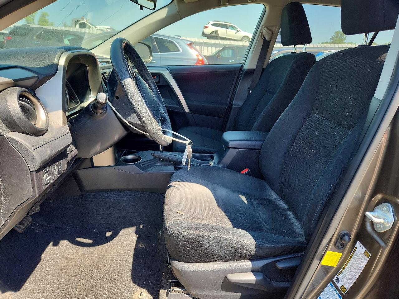 2015 Toyota Rav4 Le Brown vin: JTMBFREVXFD135519