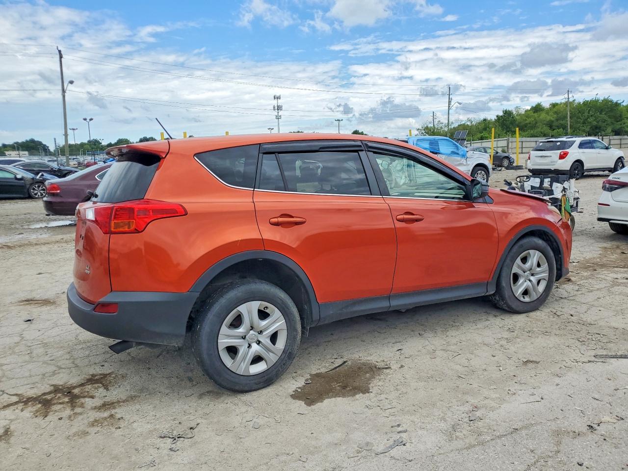 2015 Toyota Rav4 Le Orange vin: JTMBFREVXFD139814