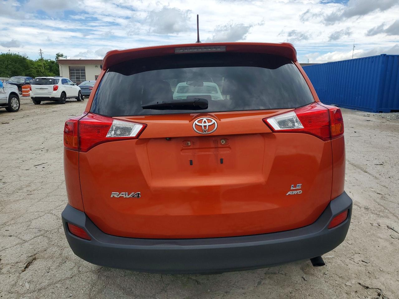 2015 Toyota Rav4 Le Orange vin: JTMBFREVXFD139814