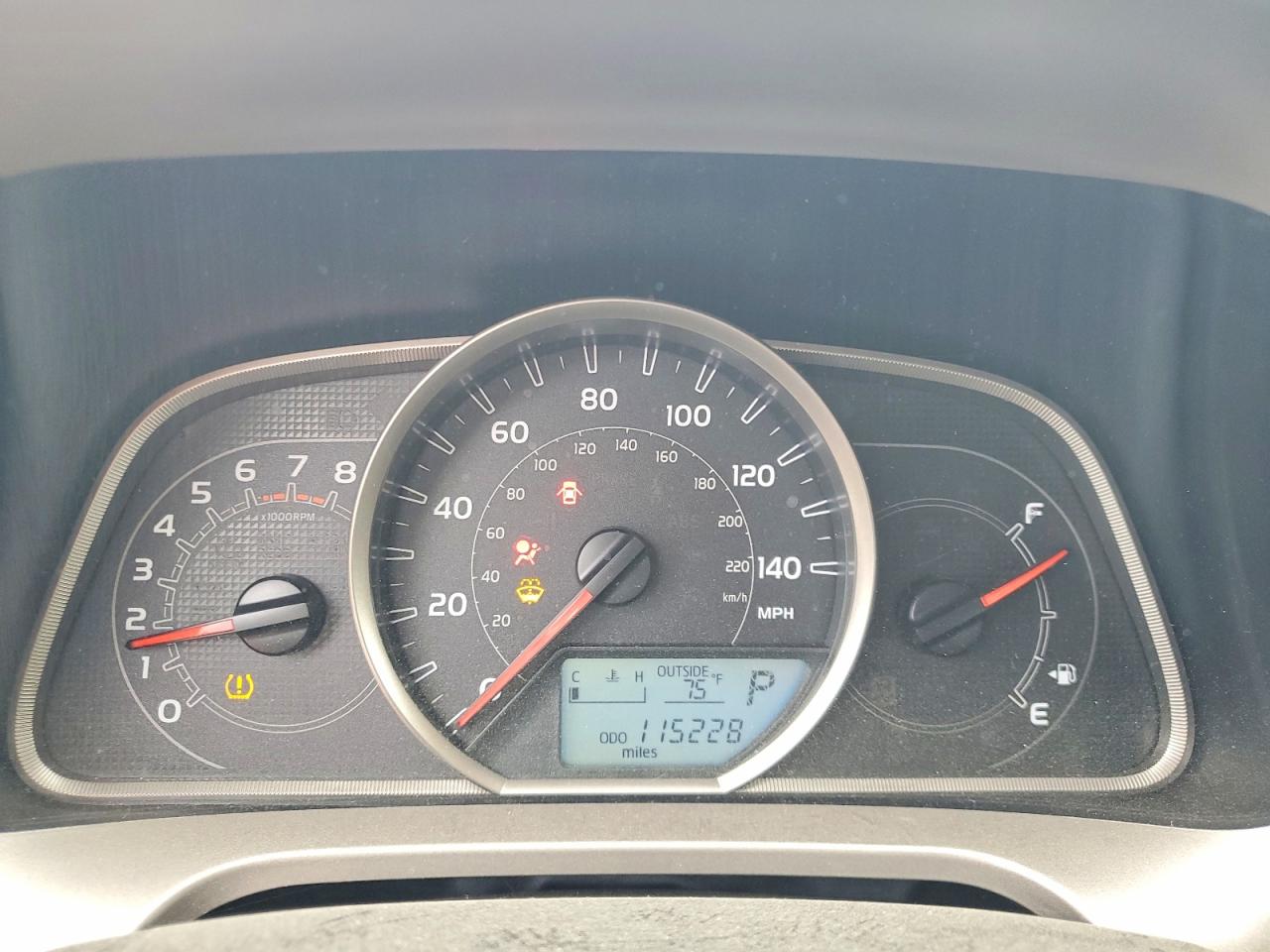 2015 Toyota Rav4 Le Orange vin: JTMBFREVXFD139814