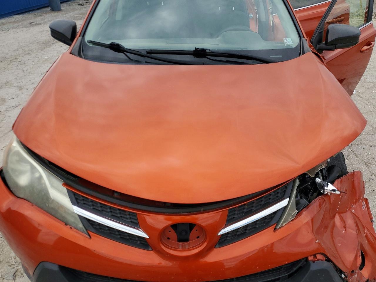 2015 Toyota Rav4 Le Orange vin: JTMBFREVXFD139814