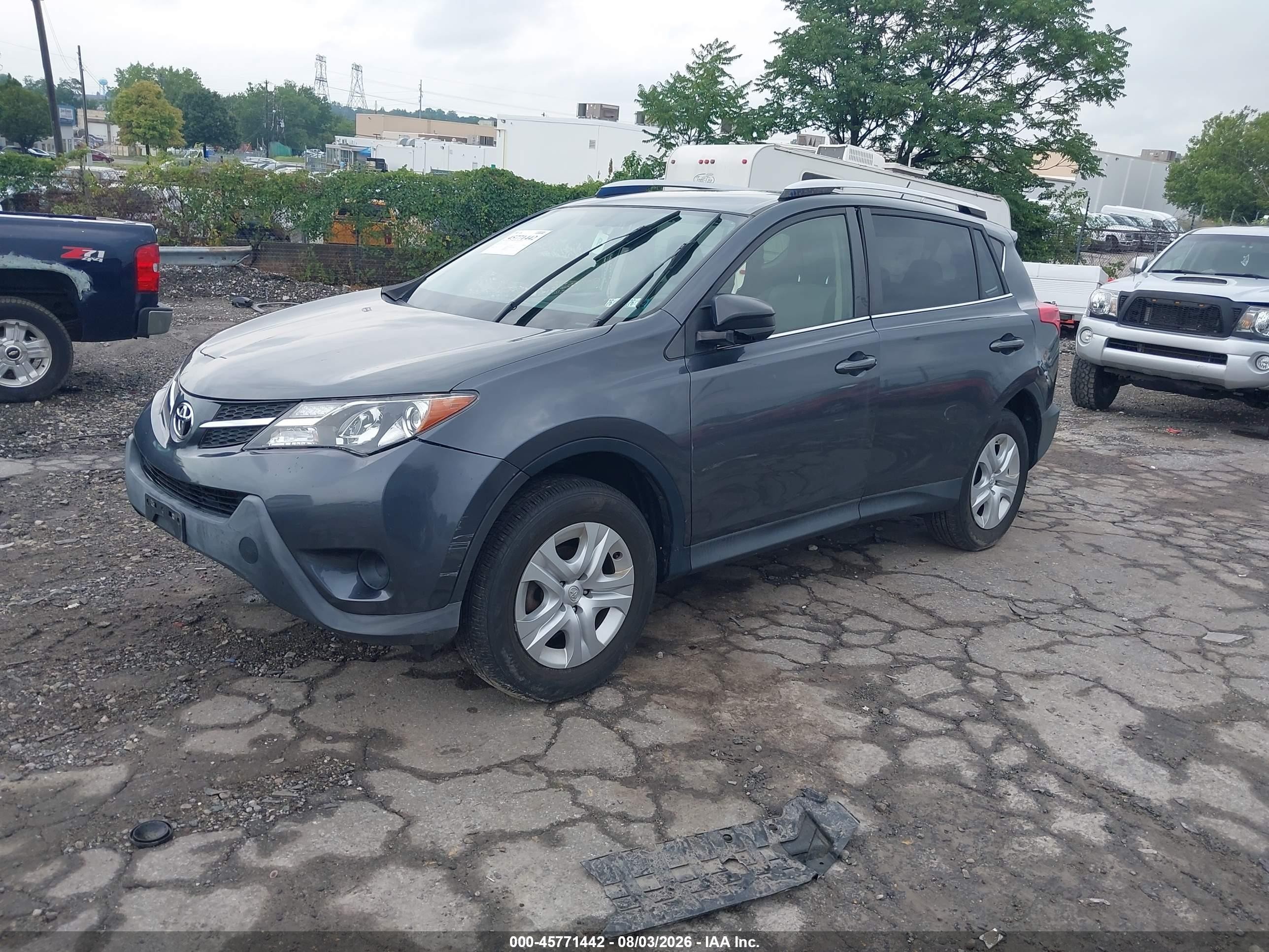 2015 Toyota Rav4 Le Gray vin: JTMBFREVXFD151509