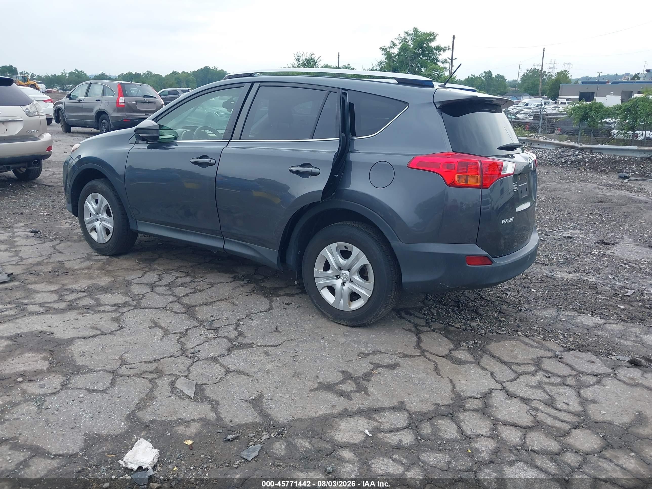 2015 Toyota Rav4 Le Gray vin: JTMBFREVXFD151509
