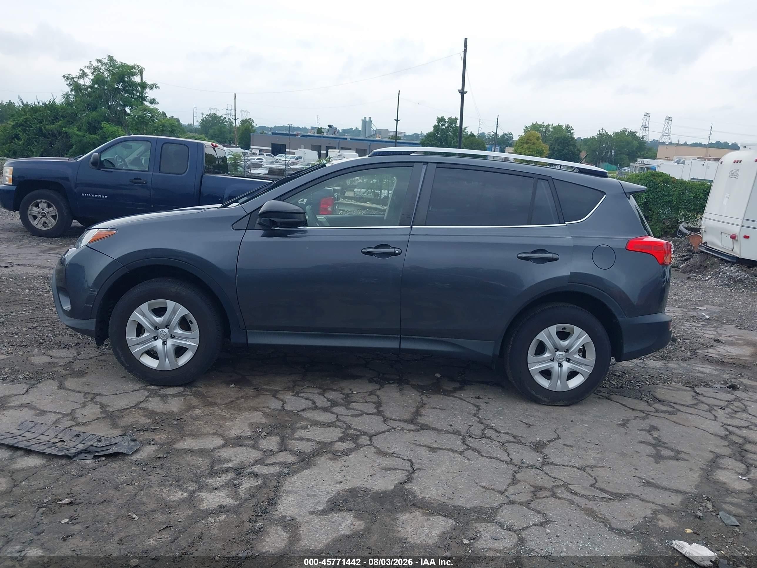 2015 Toyota Rav4 Le Gray vin: JTMBFREVXFD151509