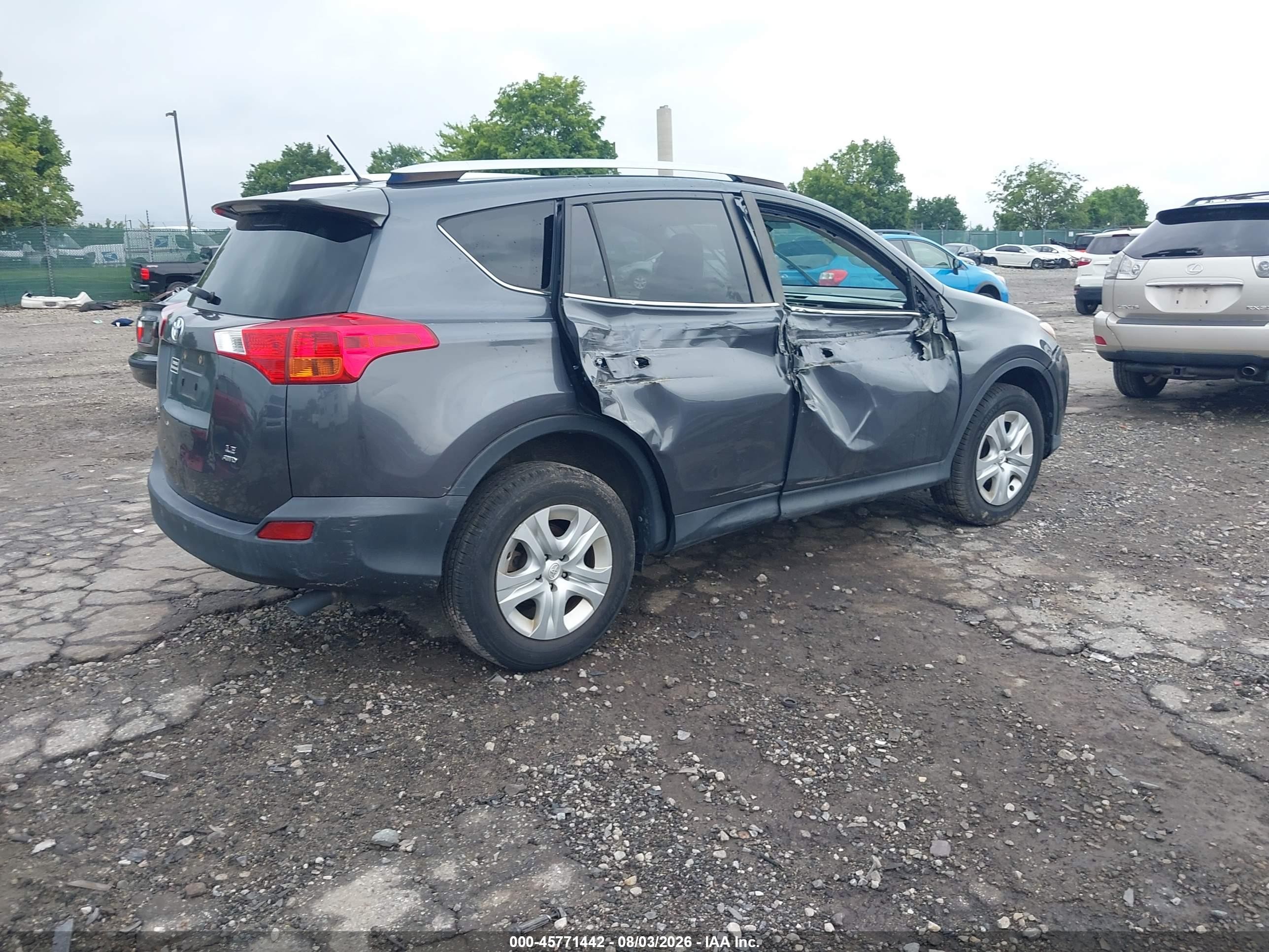 2015 Toyota Rav4 Le Gray vin: JTMBFREVXFD151509