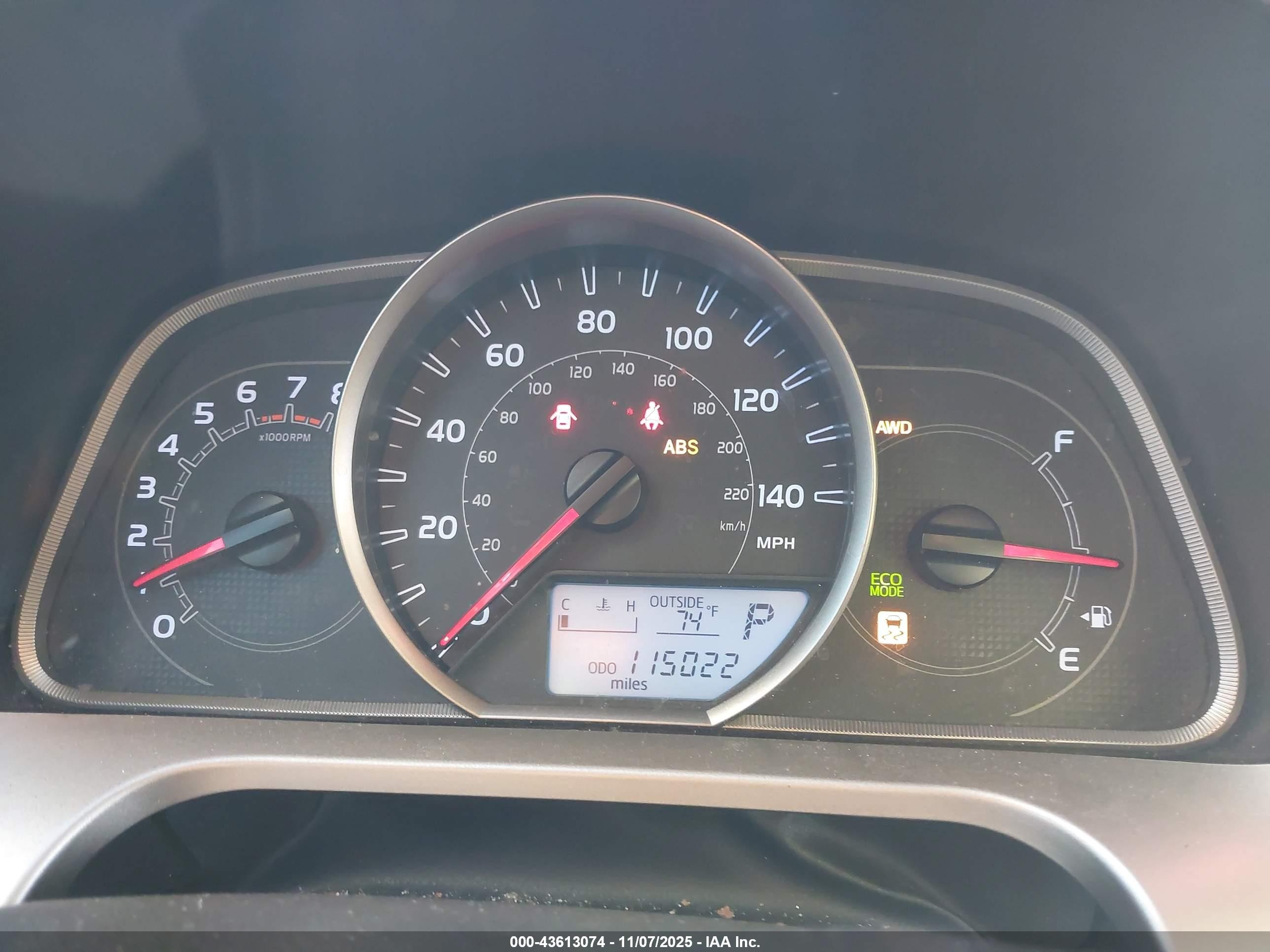 2015 Toyota Rav4 Le Серебряный vin: JTMBFREVXFD159139