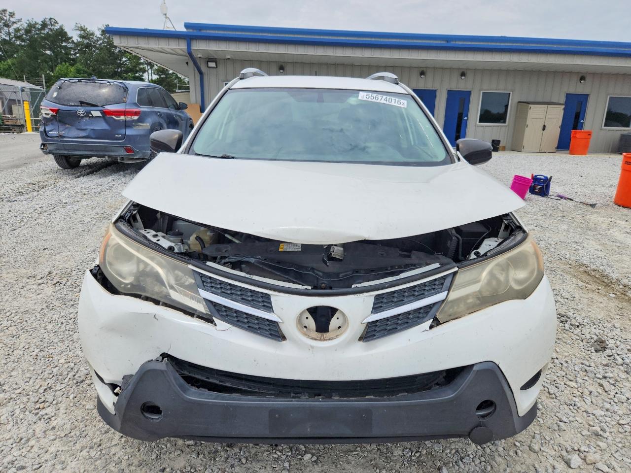 2015 Toyota Rav4 Le White vin: JTMBFREVXFD164793